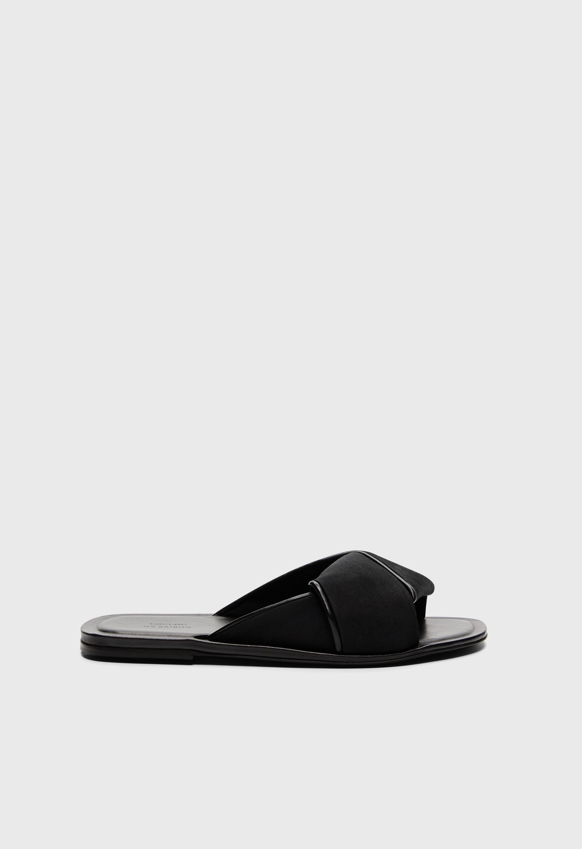 NOA Twisted fabric slides