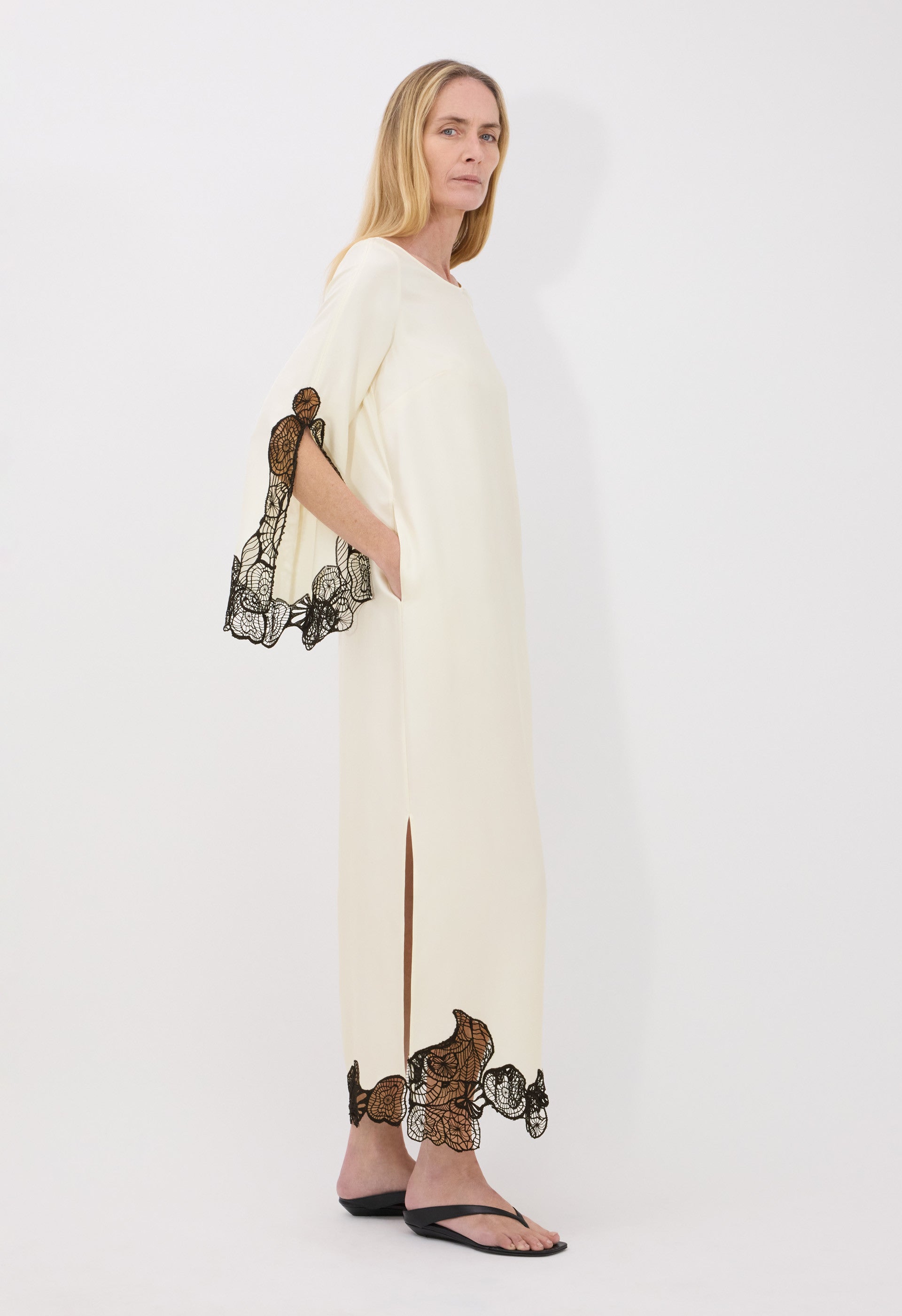 SOTO Longsleeves dress with lace