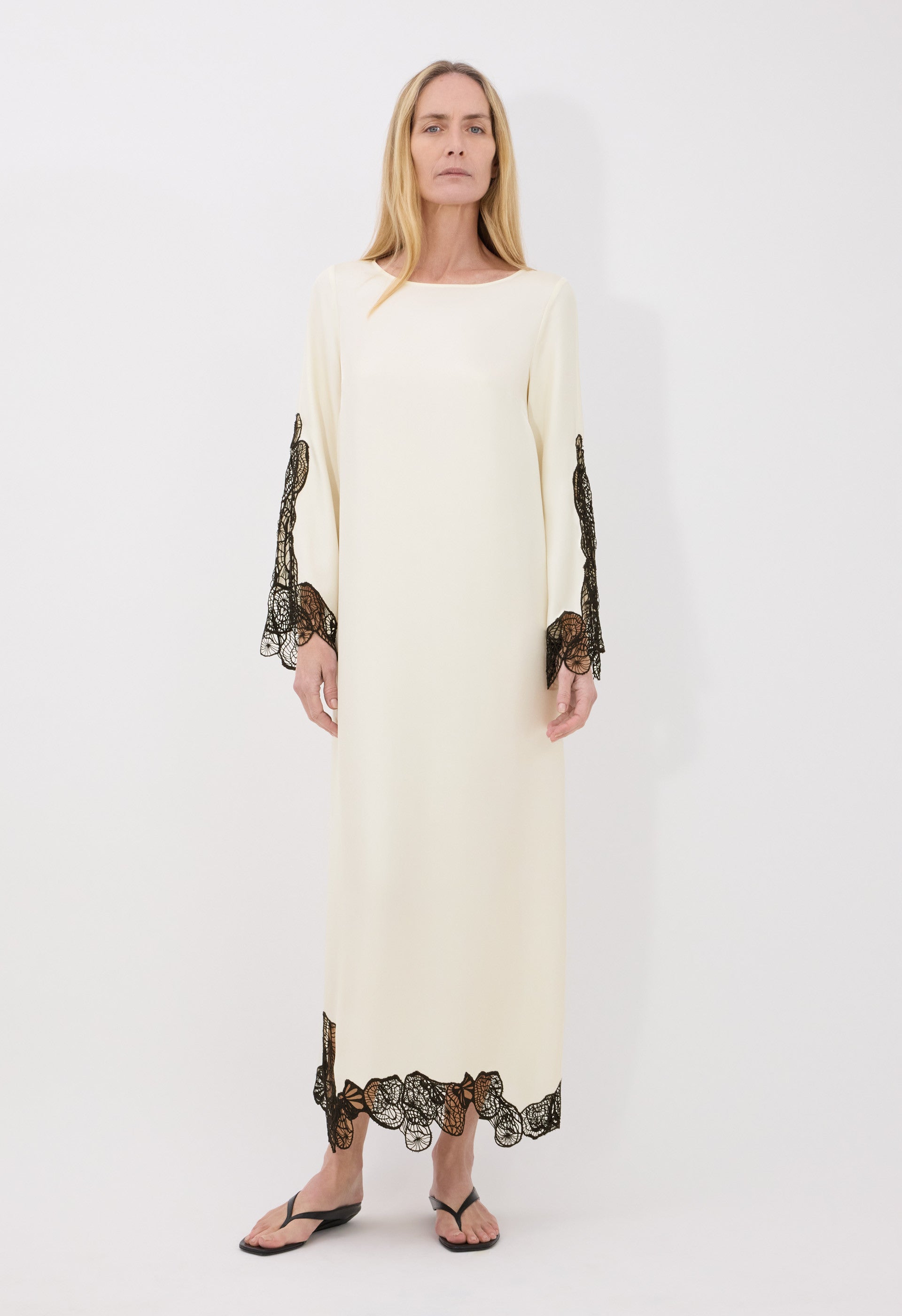 SOTO Longsleeves dress with lace