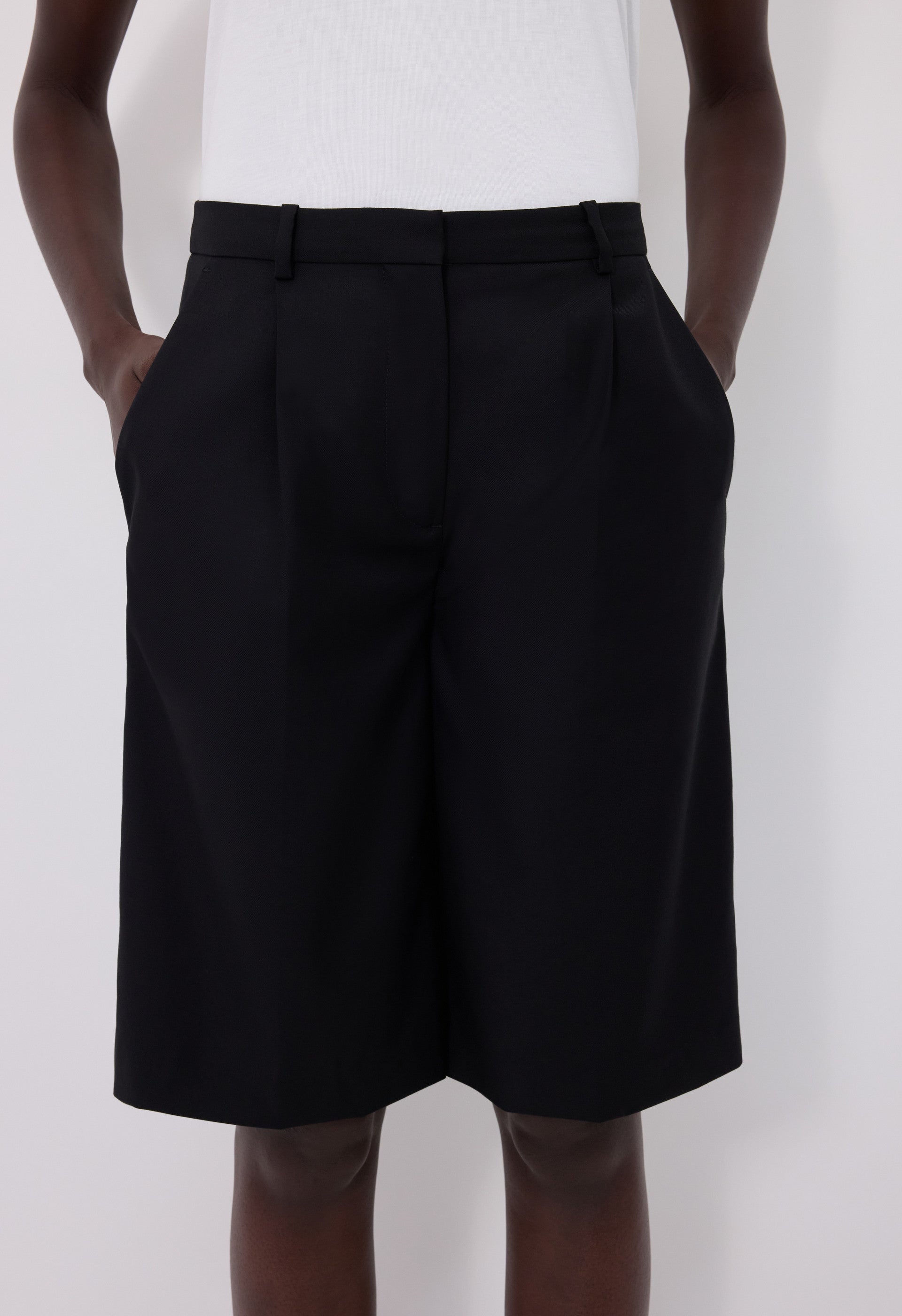 ADLER Bermuda en laine vierge