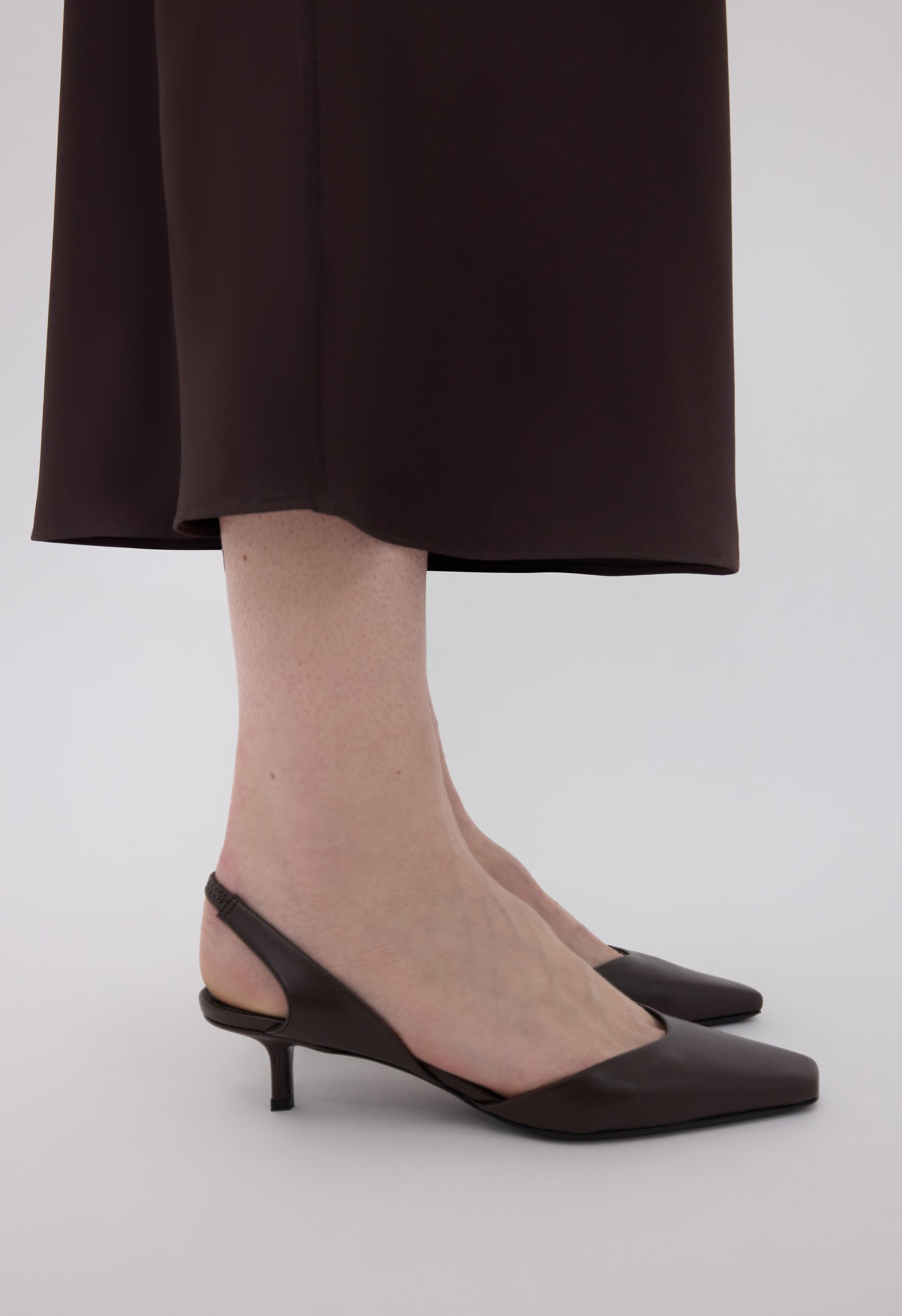 AKILA LDS Leather slingback shoes