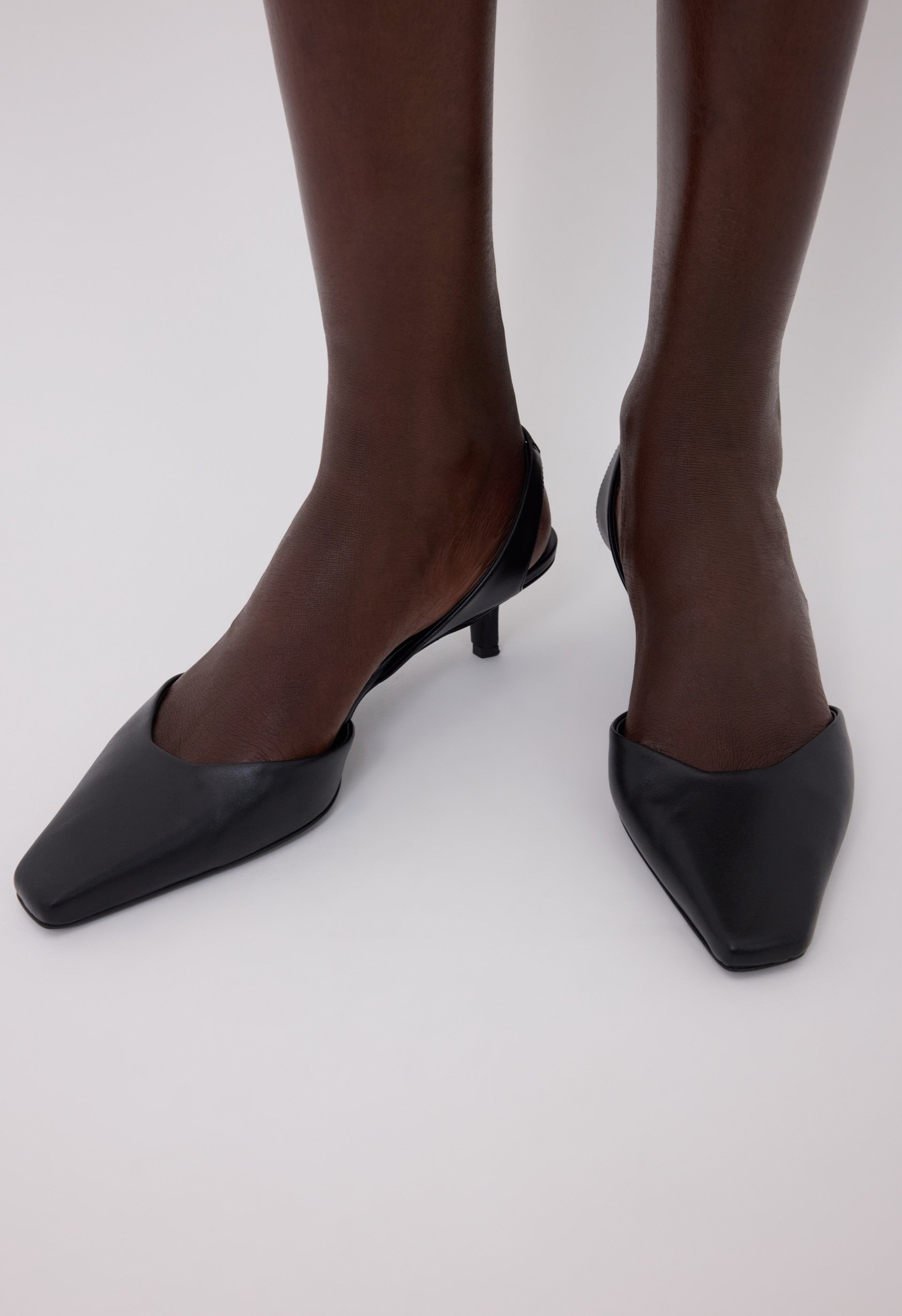 AKILA LDS Leather slingback shoes