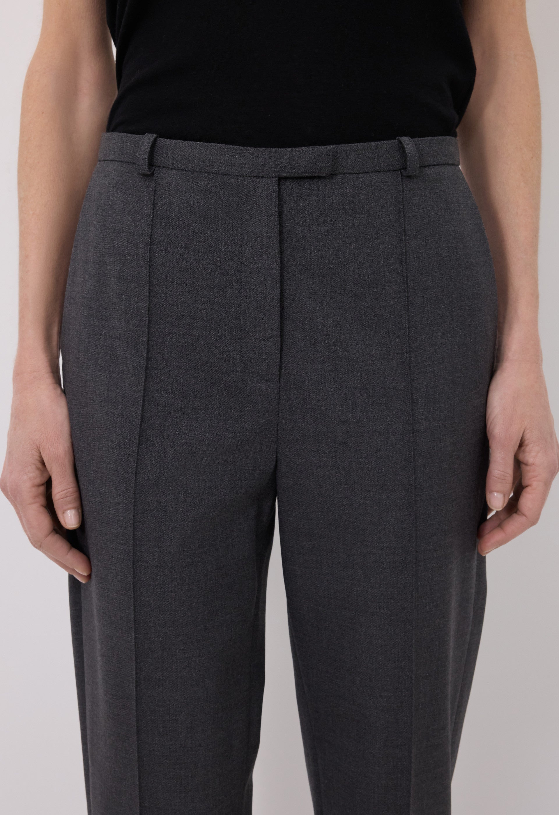 MALKA Pantalon ajusté