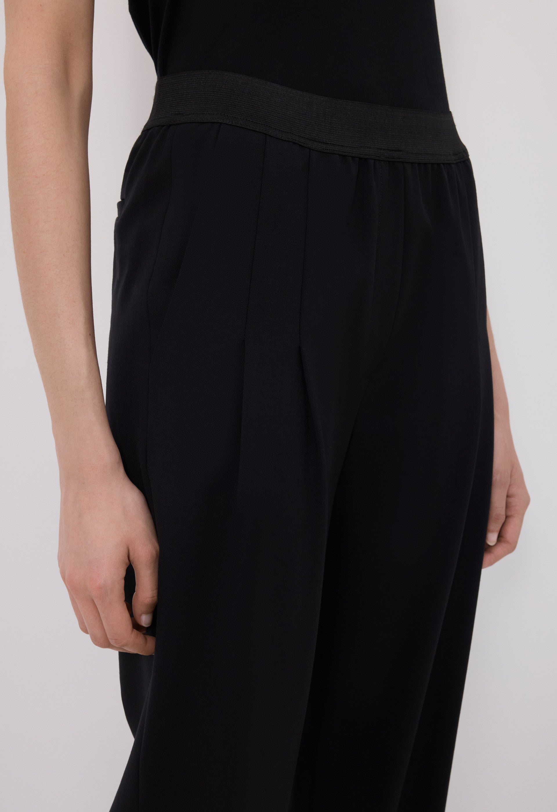 NIRO Elasticated waistline trousers