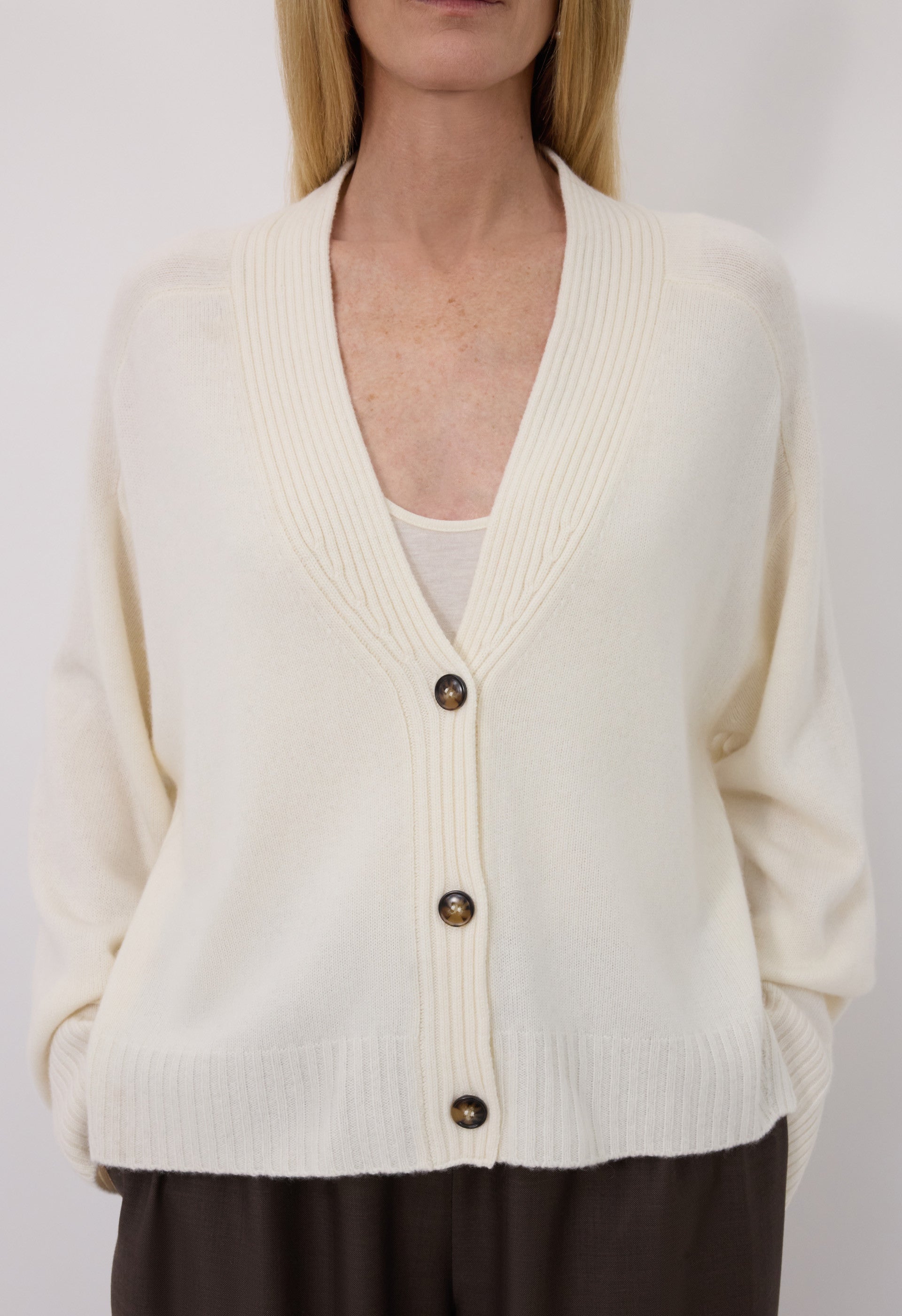 KAIA LDS Ribbed neckline cardigan