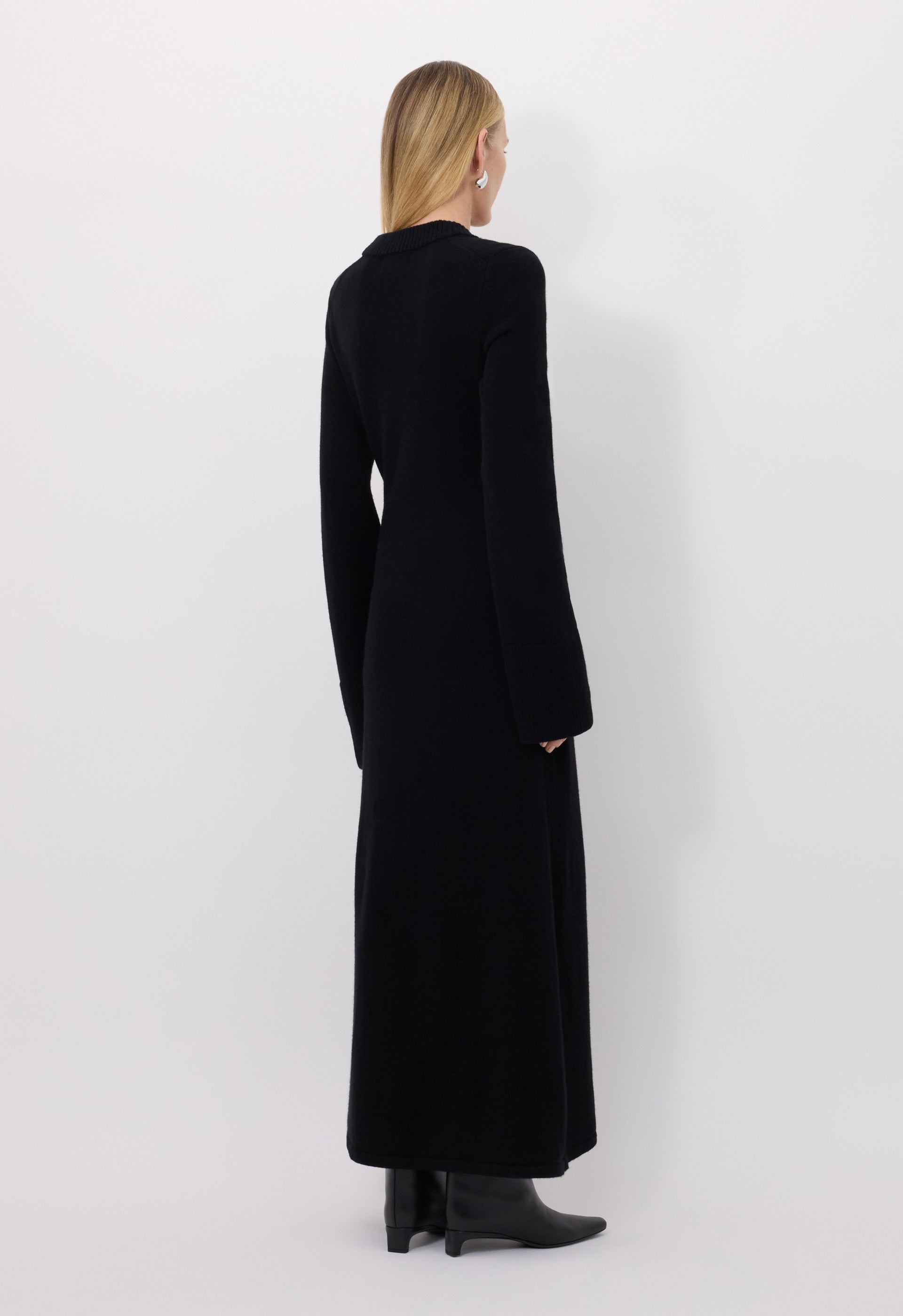 ARI Long knit dress