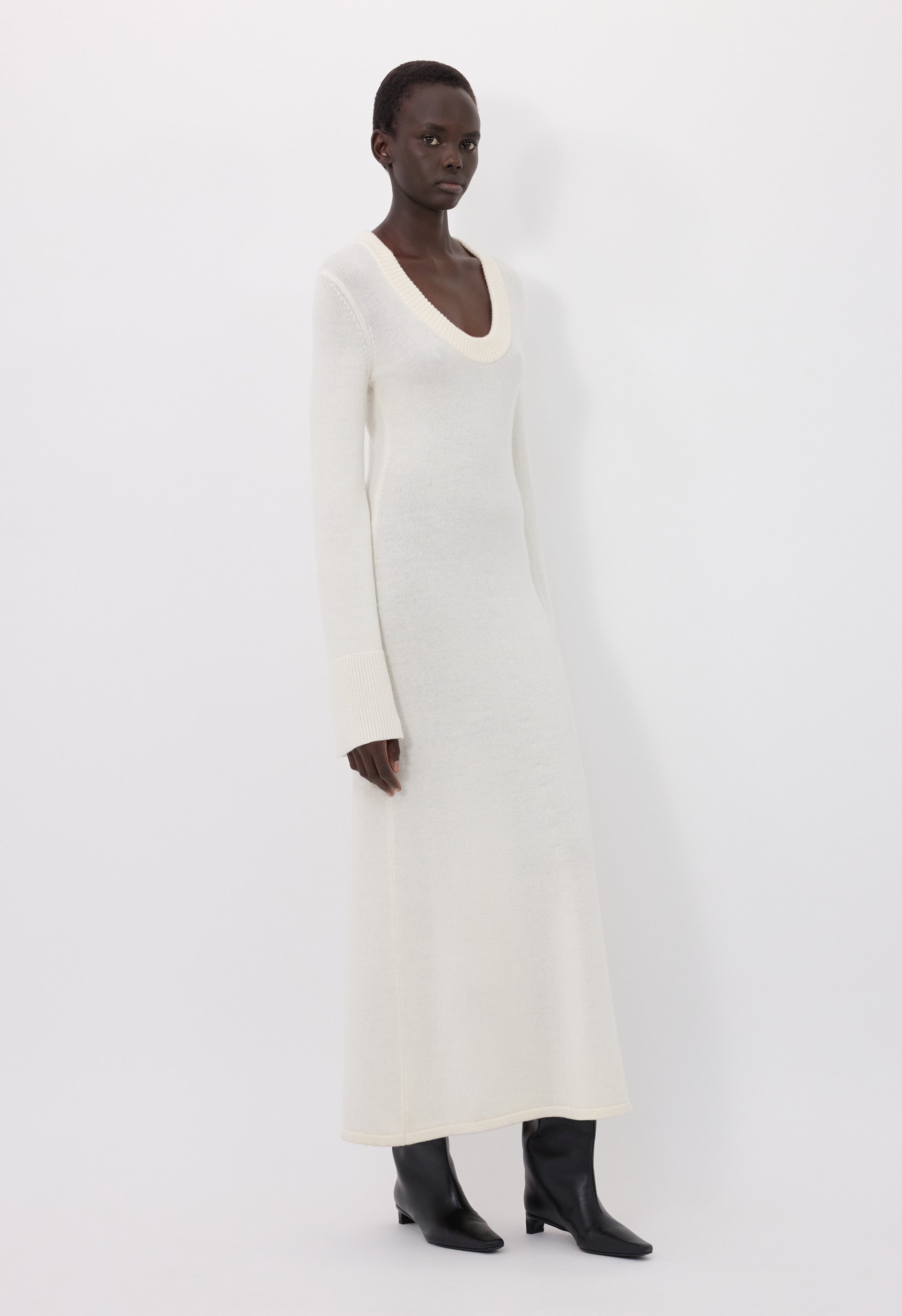 ARI Long knit dress