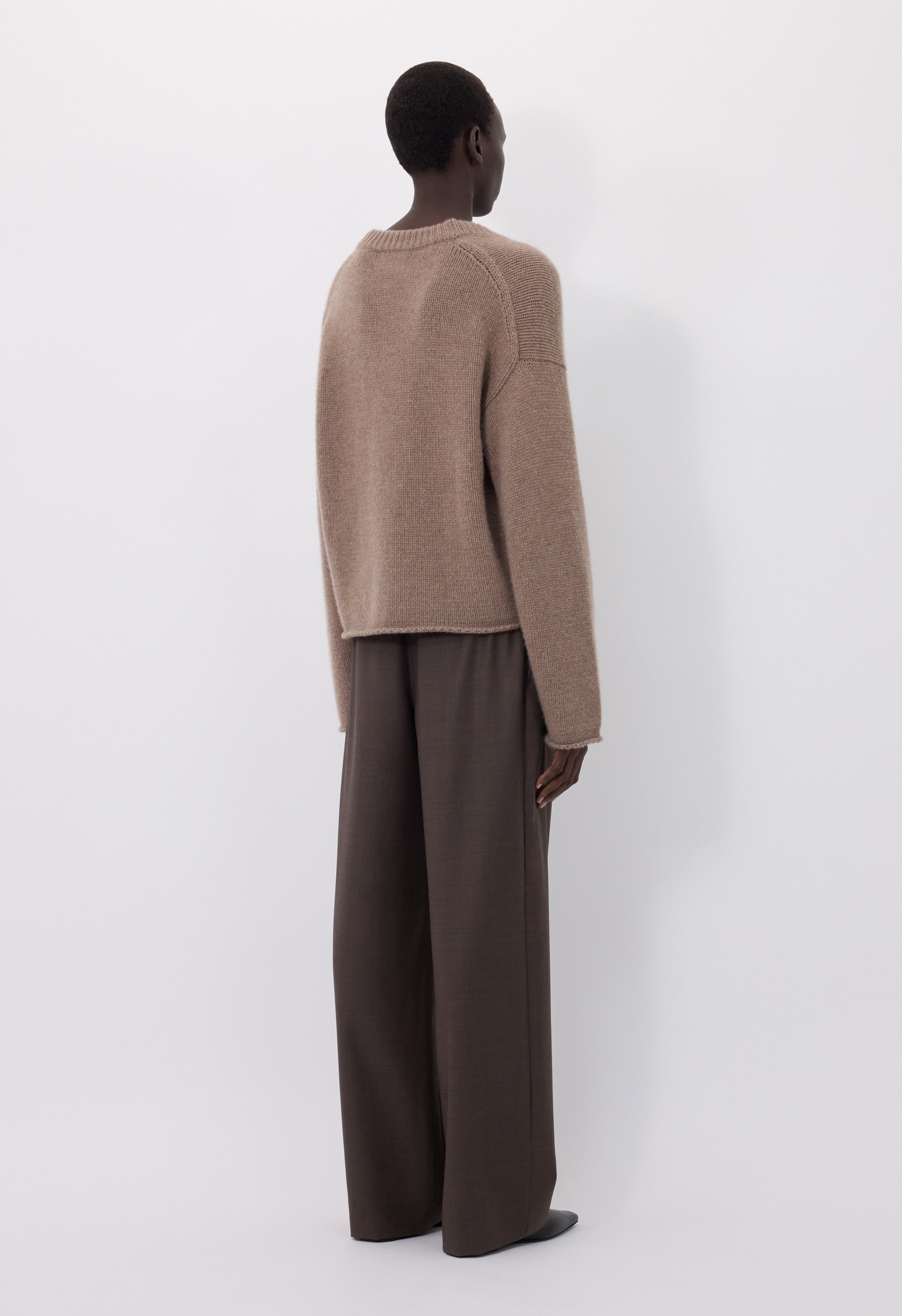 DERRY Plunging U neck sweater