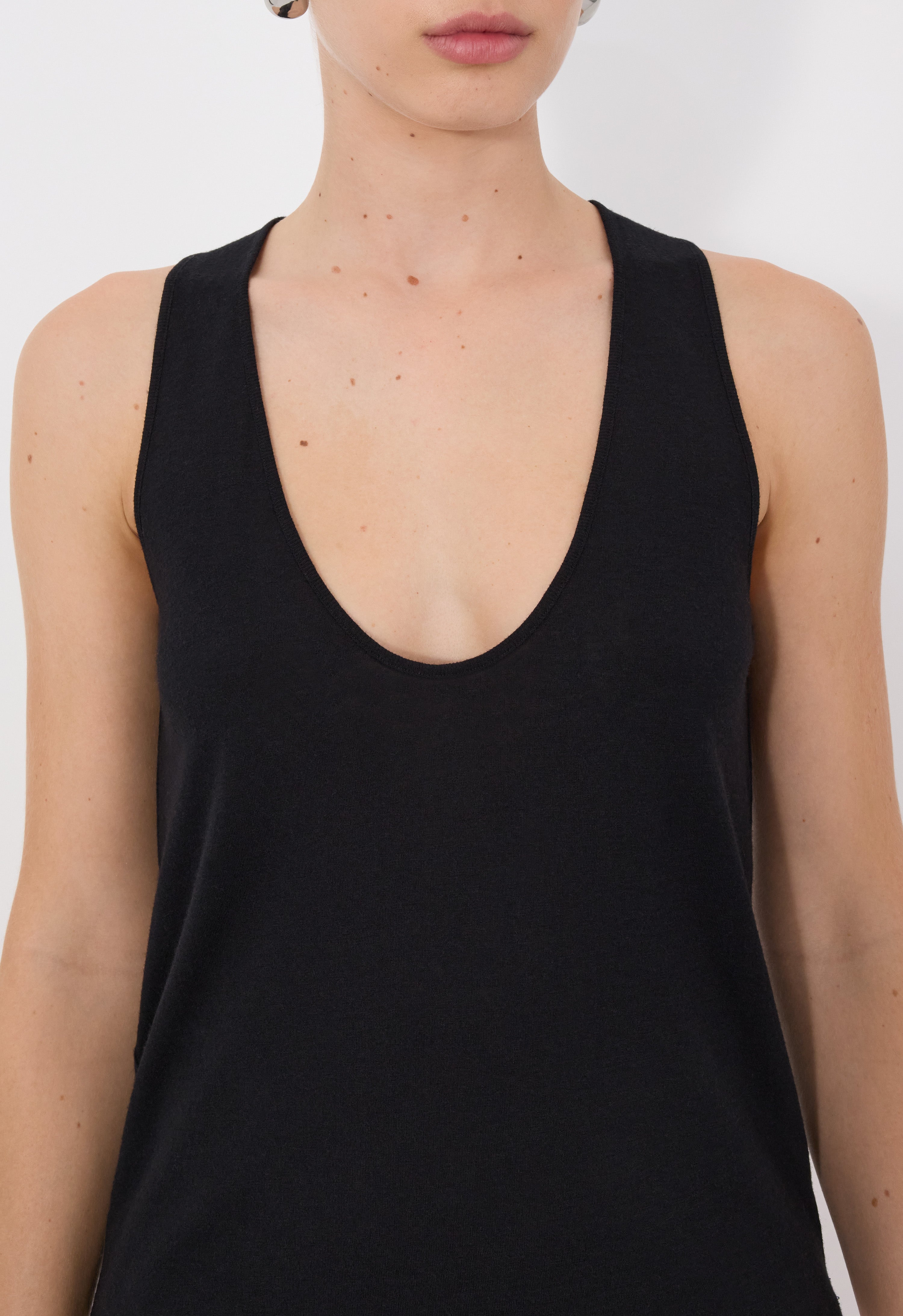ALBIA LDS U neck tank top