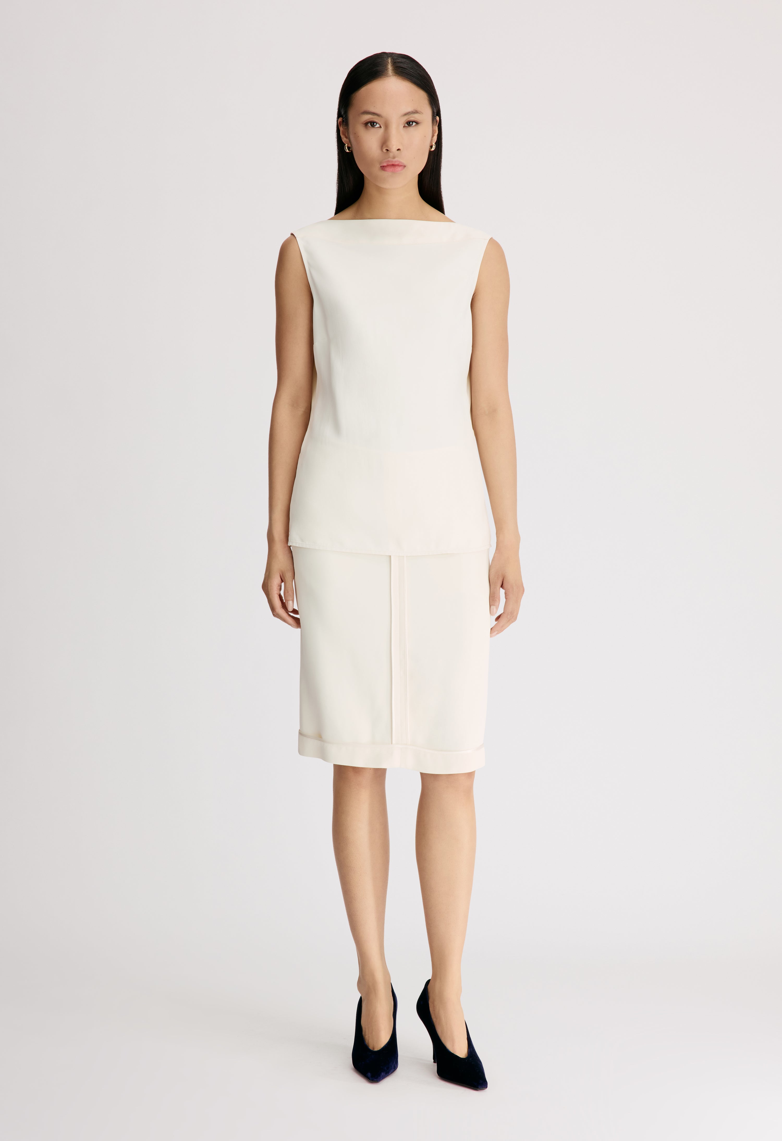 ANI Sleeveless cape top
