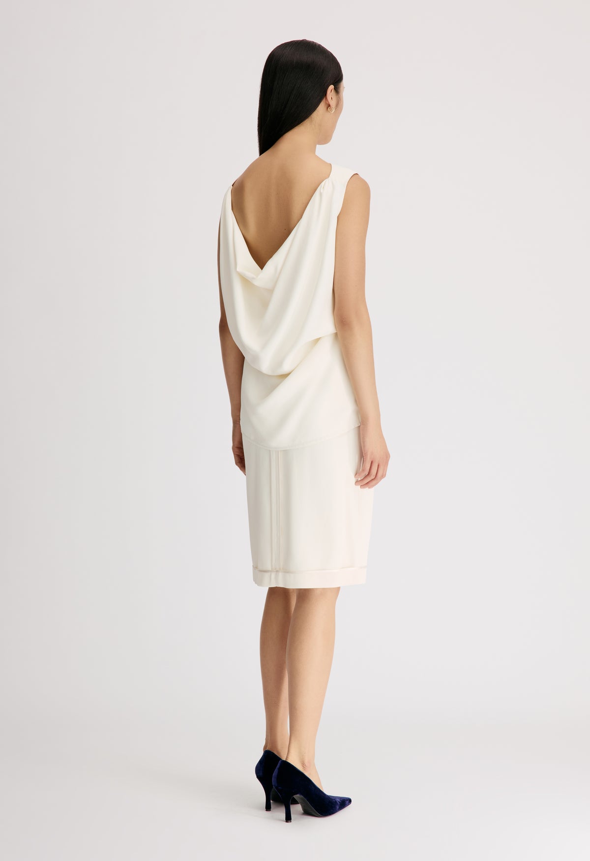ANI Sleeveless cape top