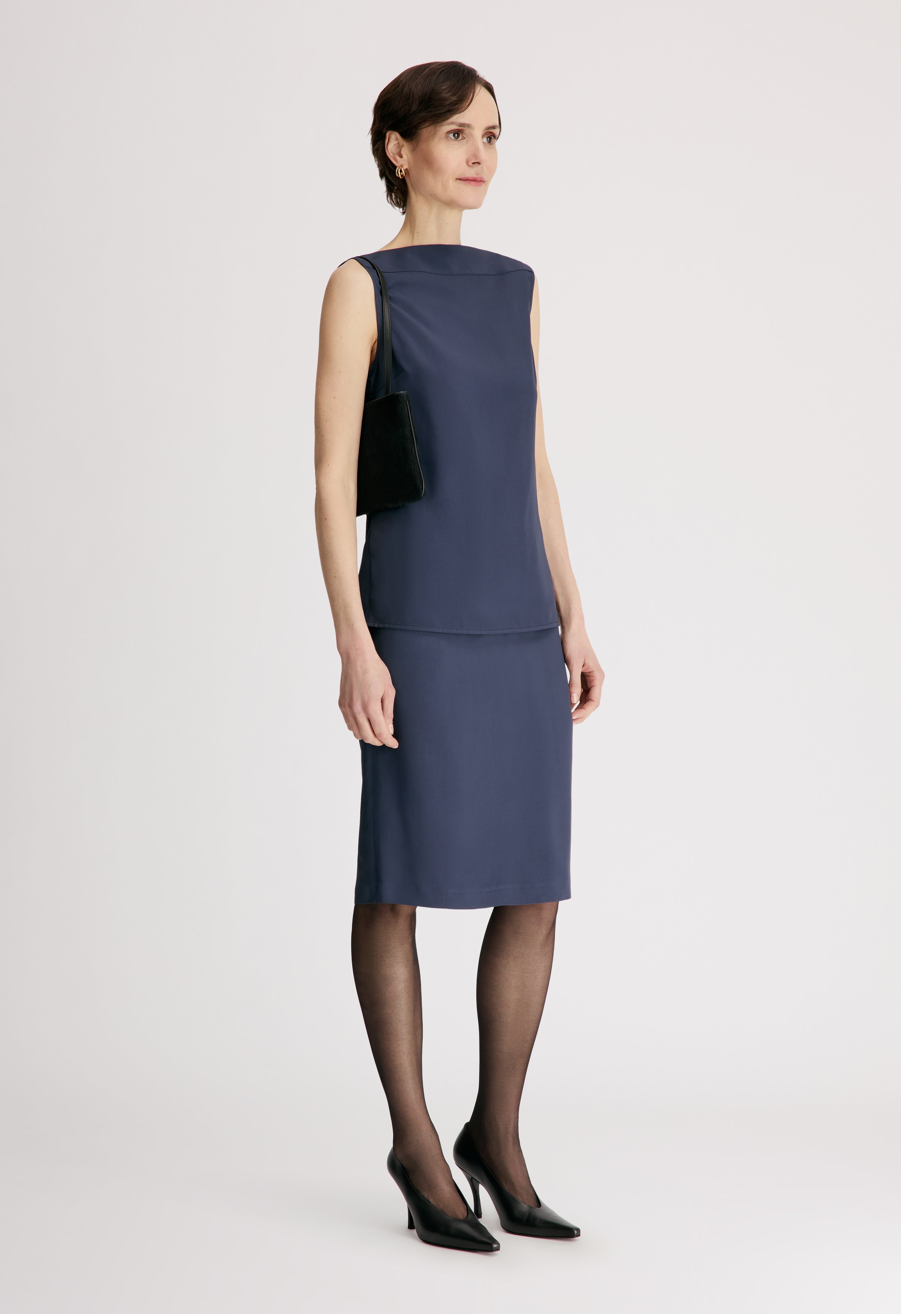 ANI Sleeveless cape top