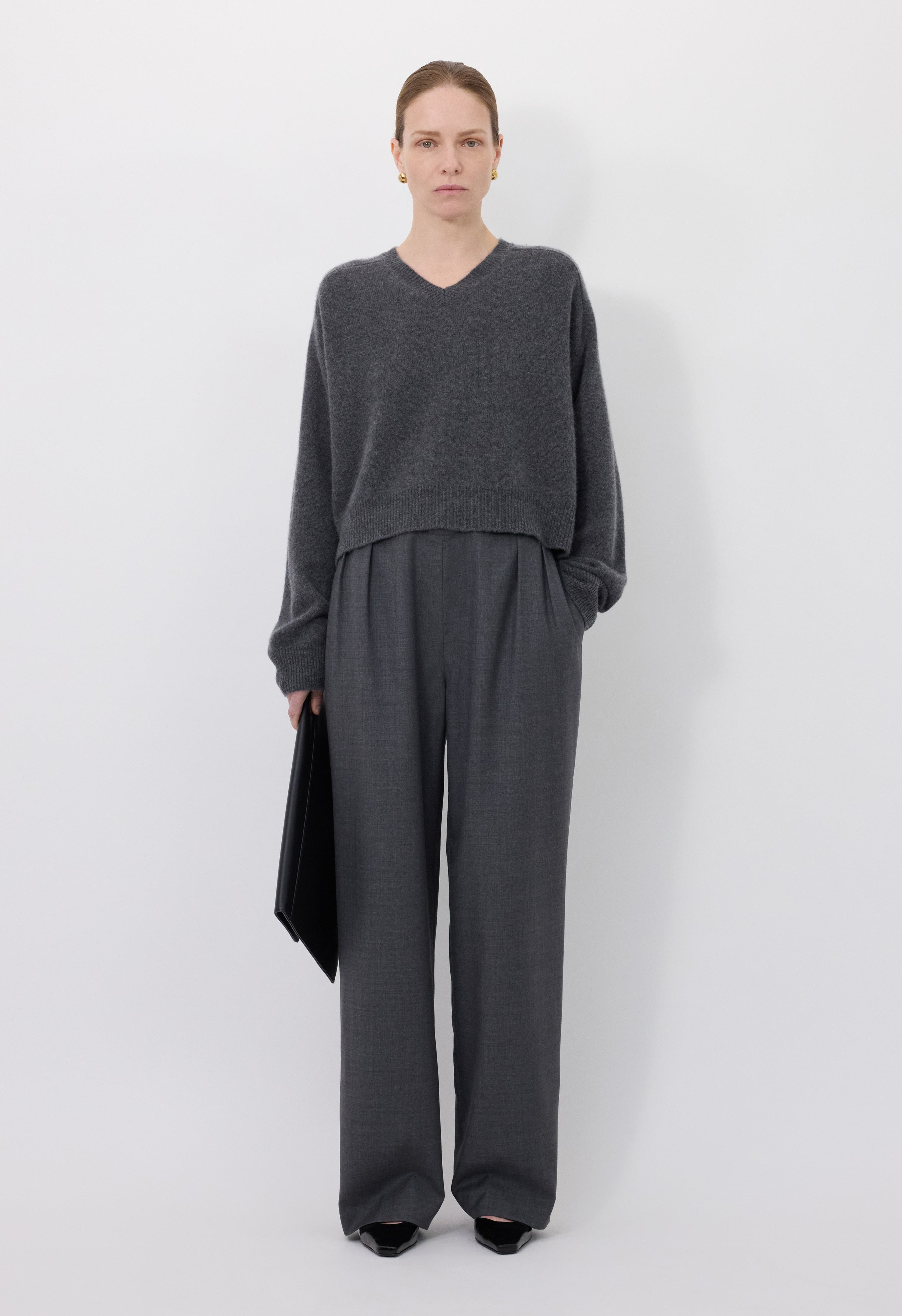 ANZOR LDS Cashmere V neck sweater