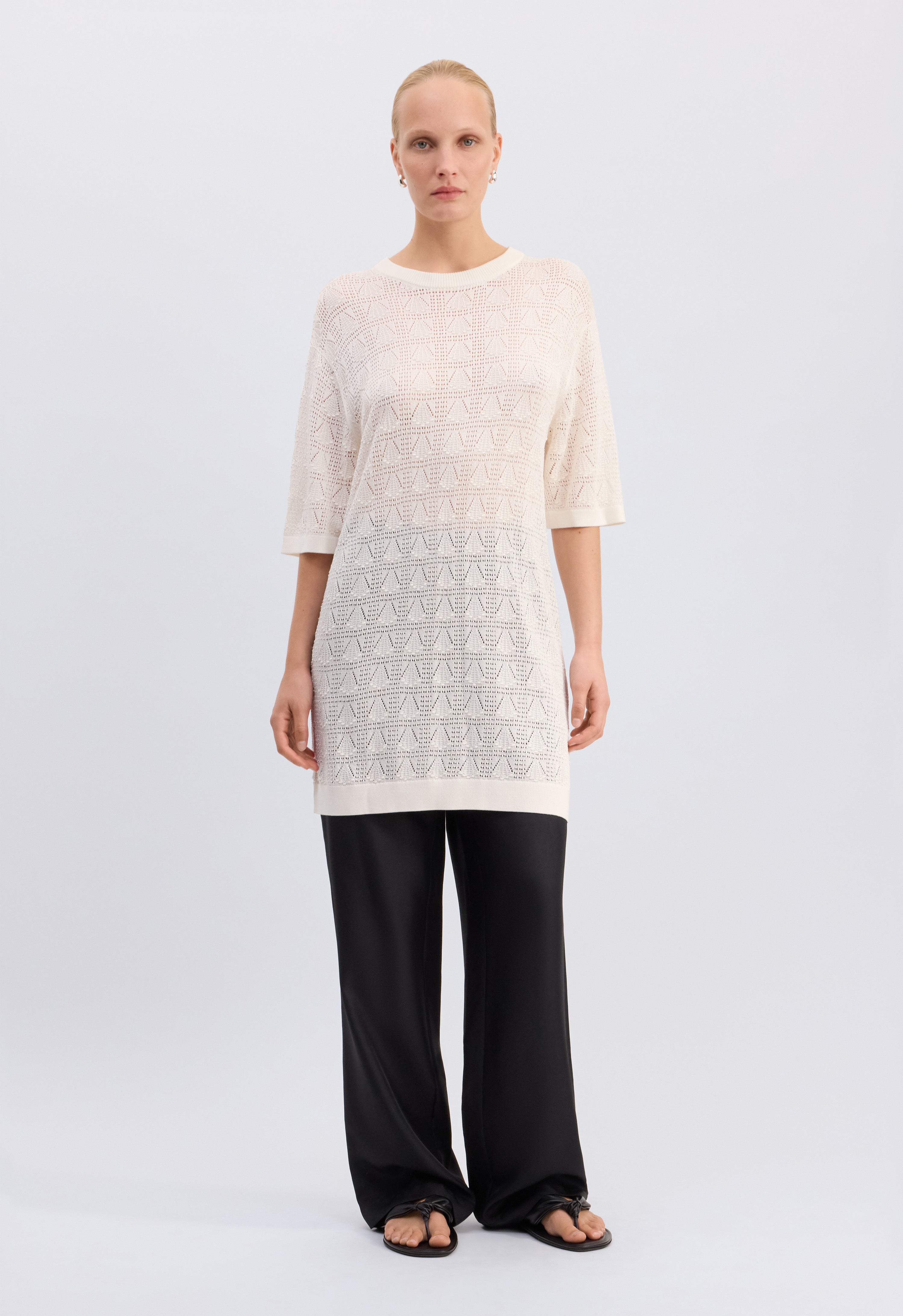 ARMAS Square-cut top