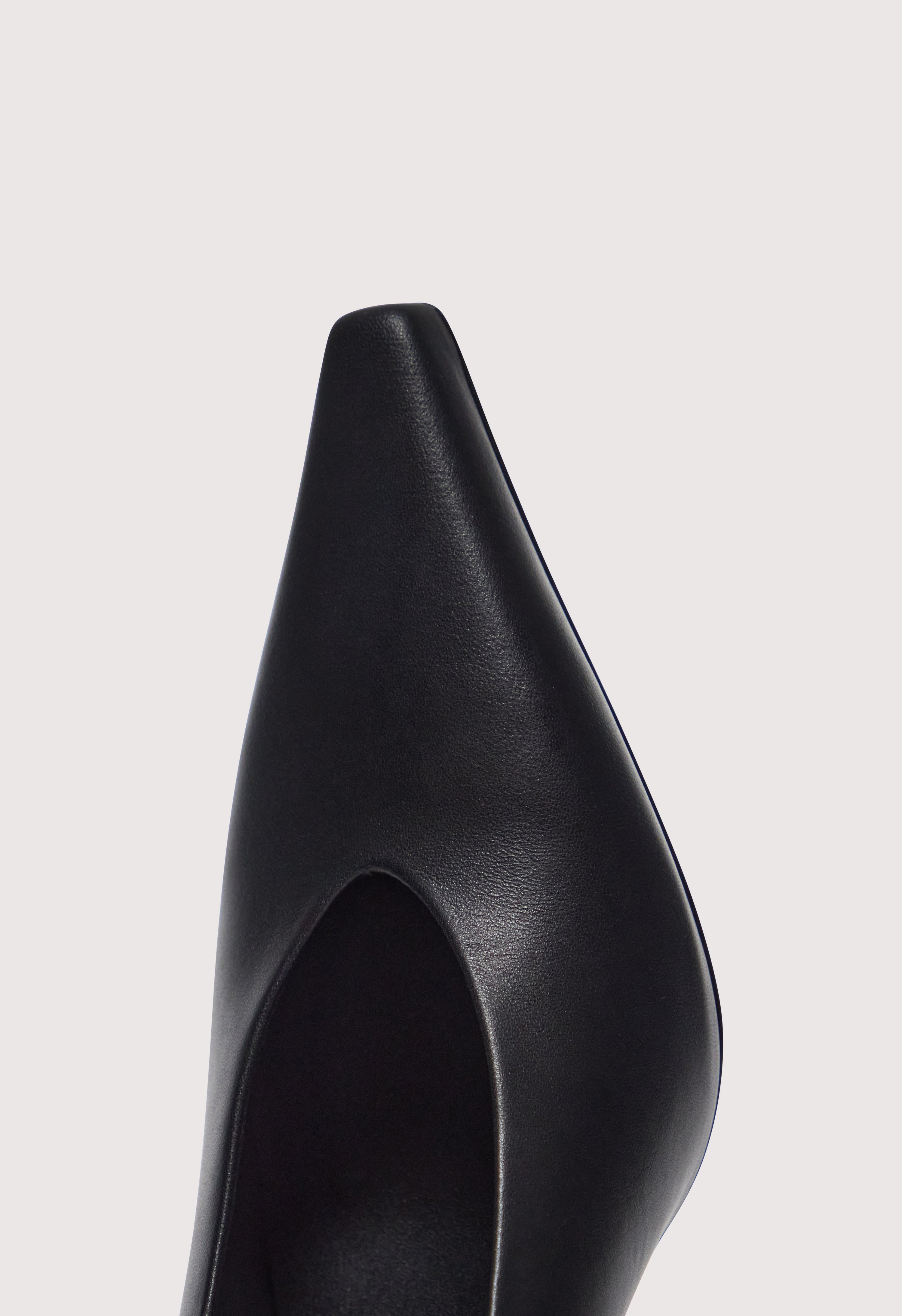 AUBREY Calf leather pumps