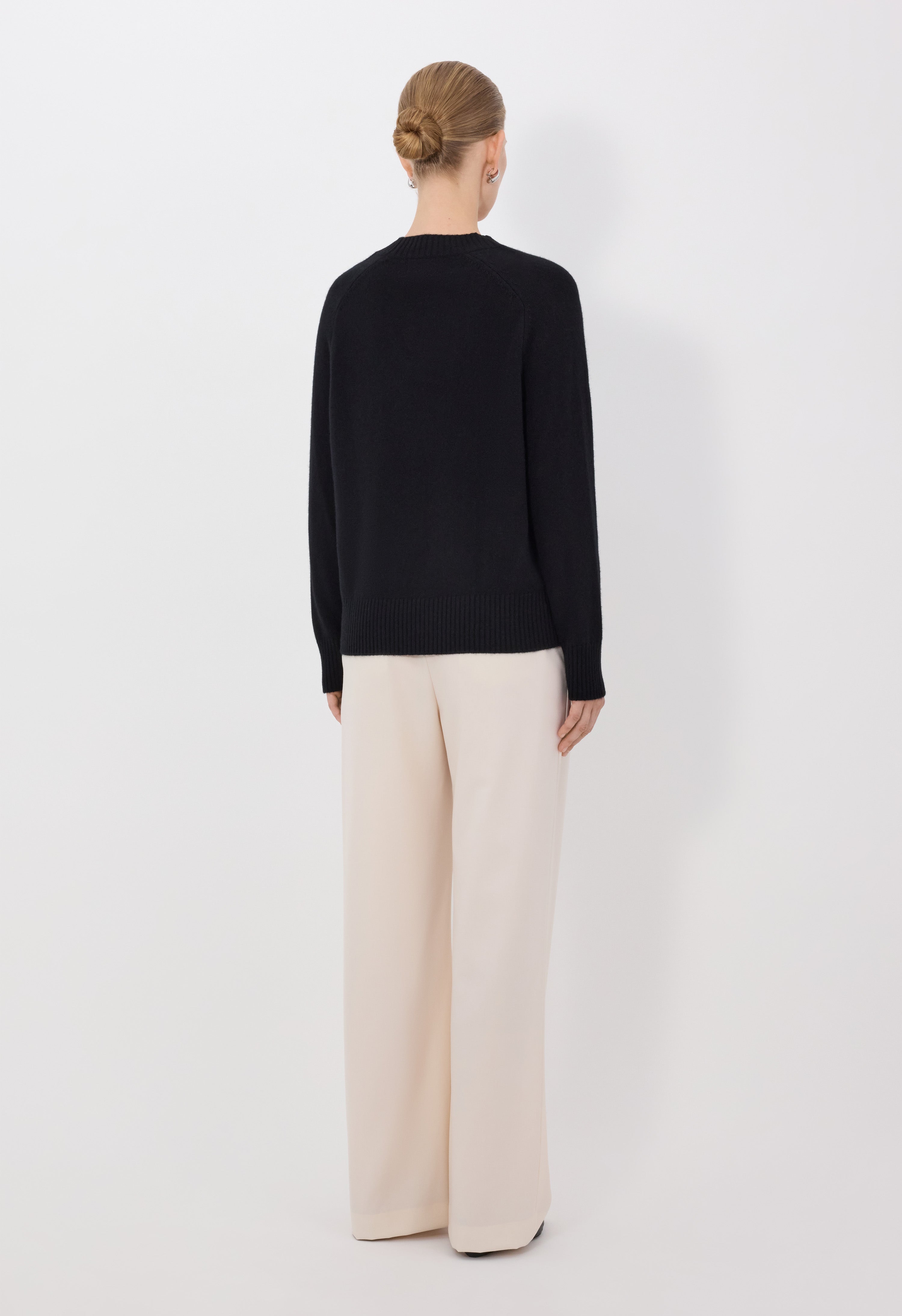 BAJI U neck cashmere sweater