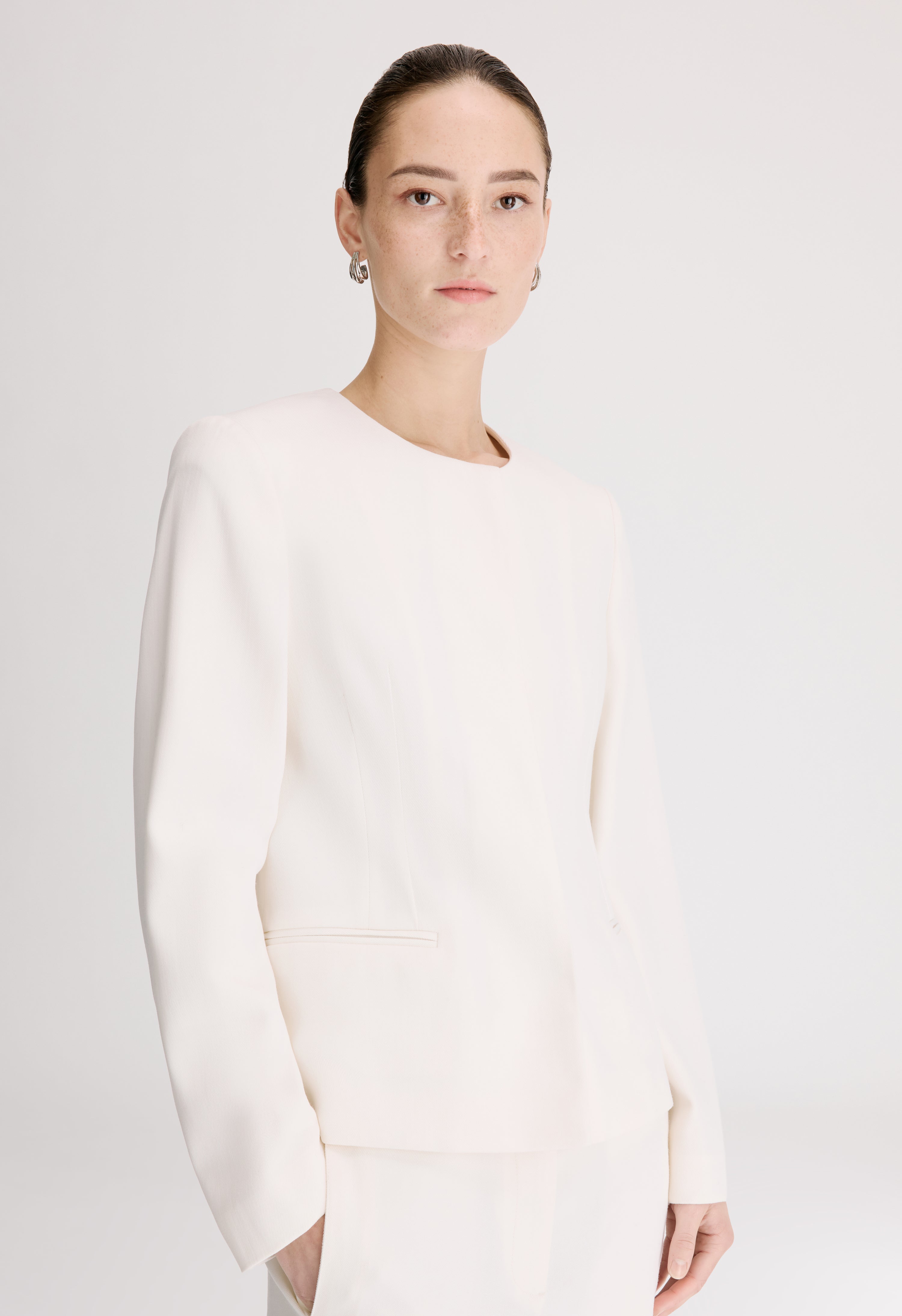 EMA Collarless darted jacket