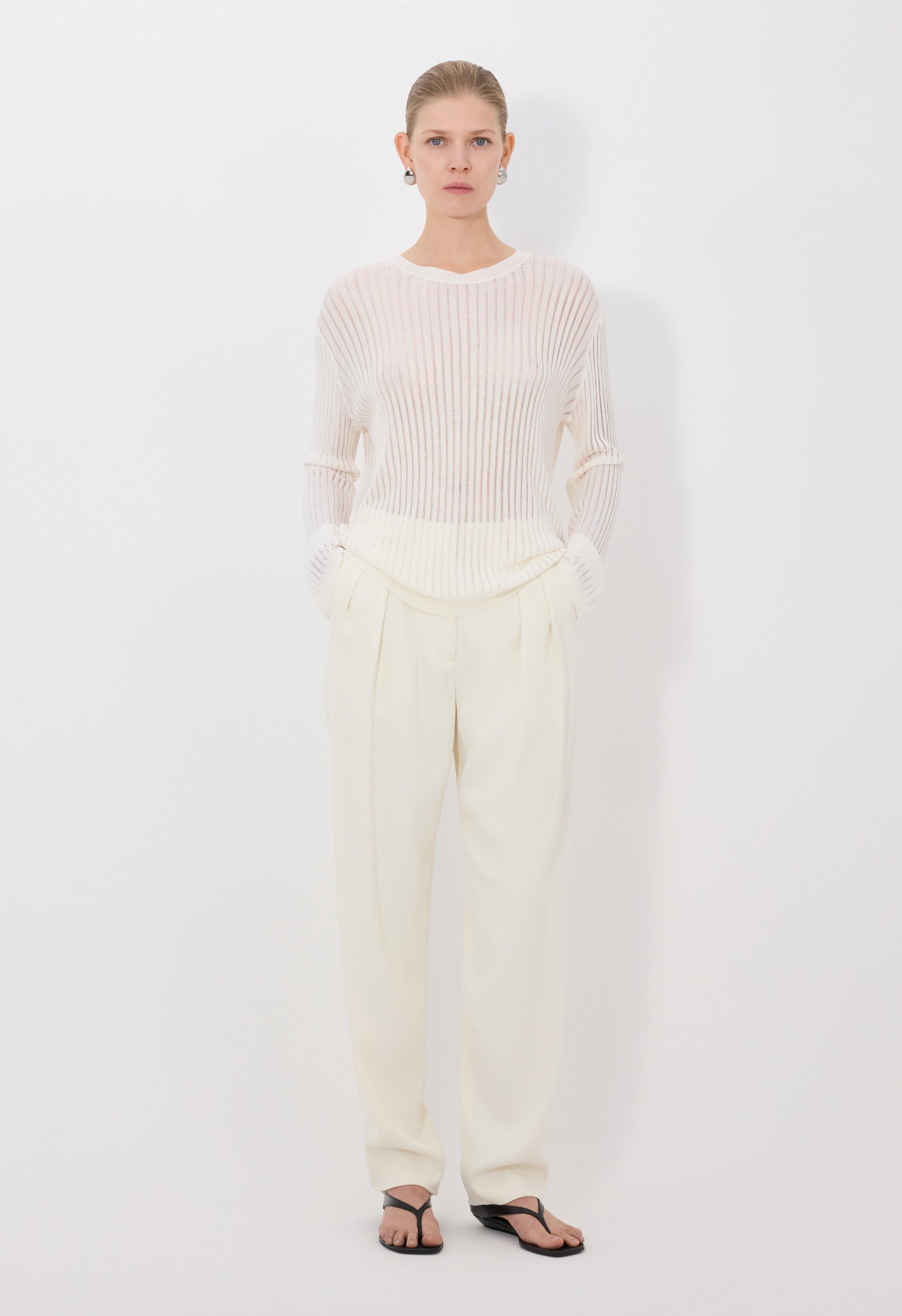 HEDORA Pull semi-transparent