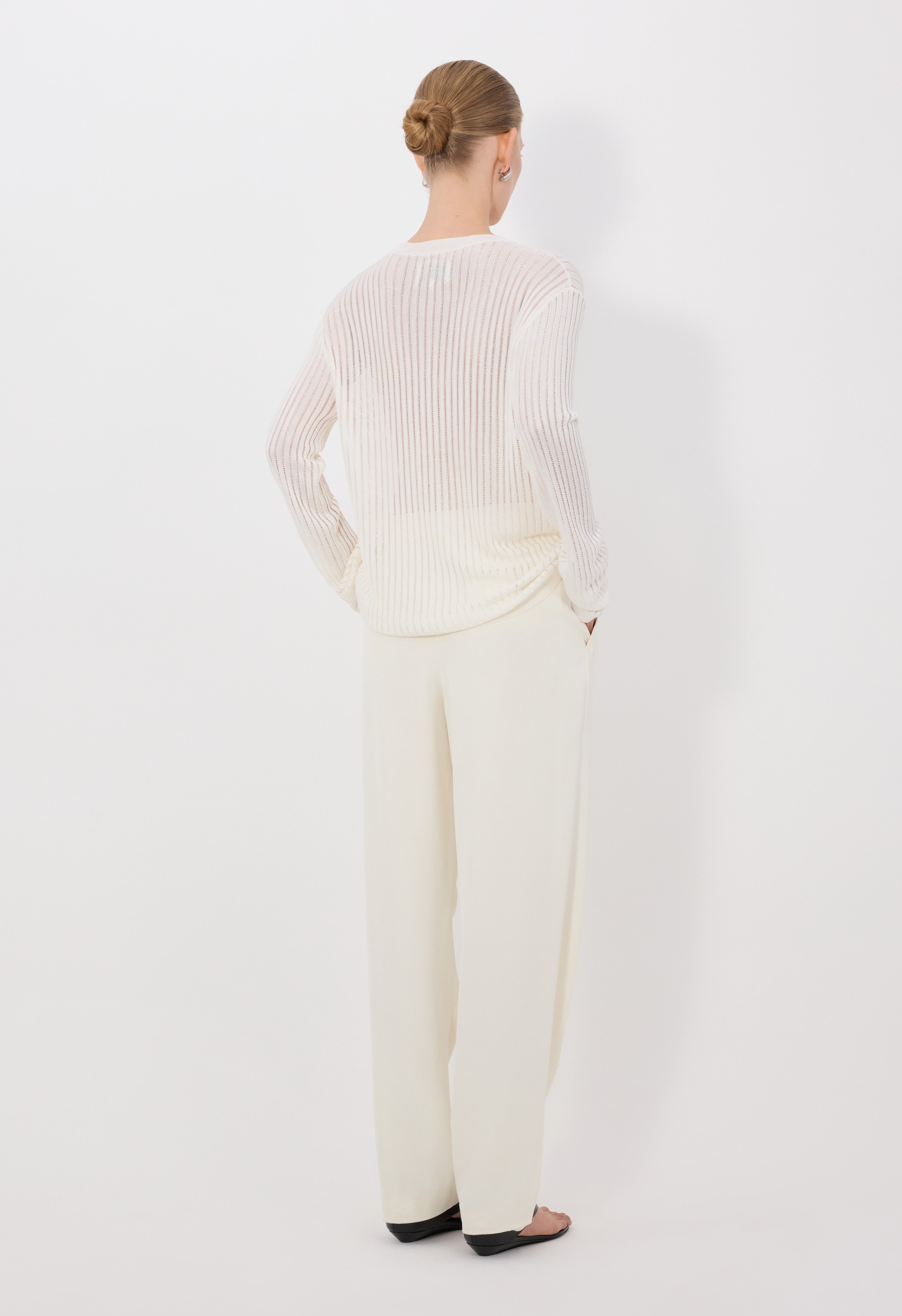 HEDORA Pull semi-transparent