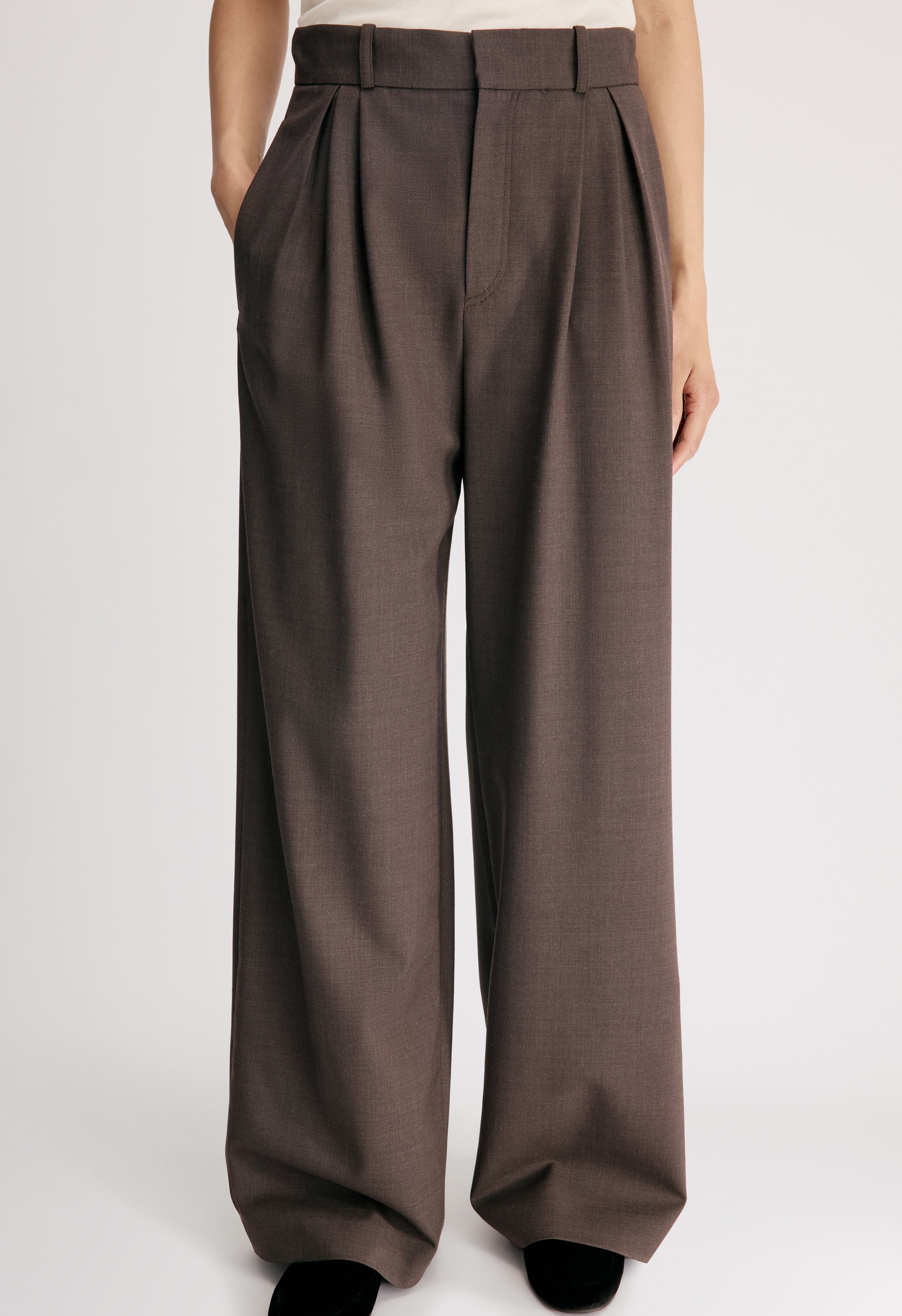 NAT Pleated grain de poudre trousers
