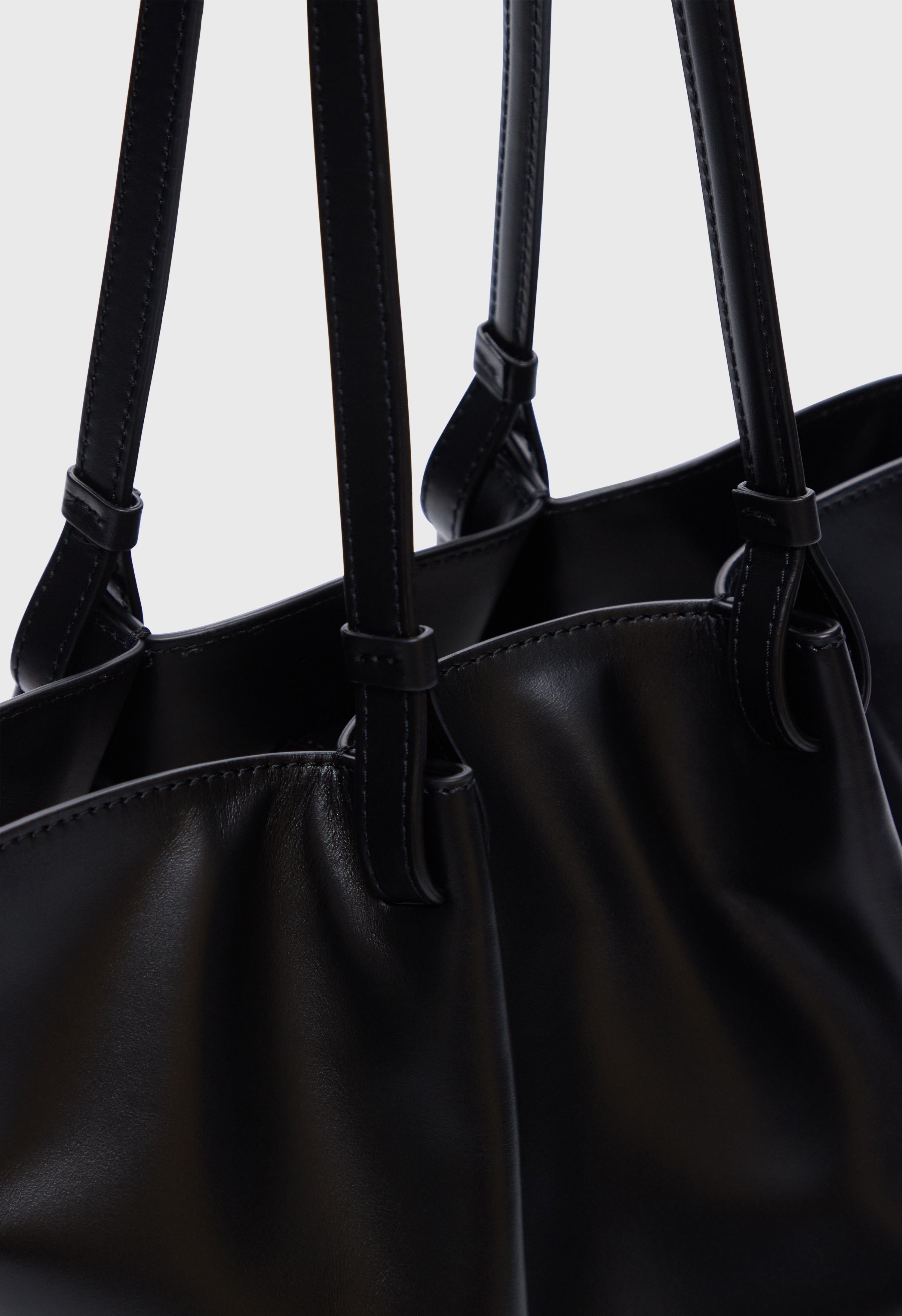 MILAE Circular tote bag