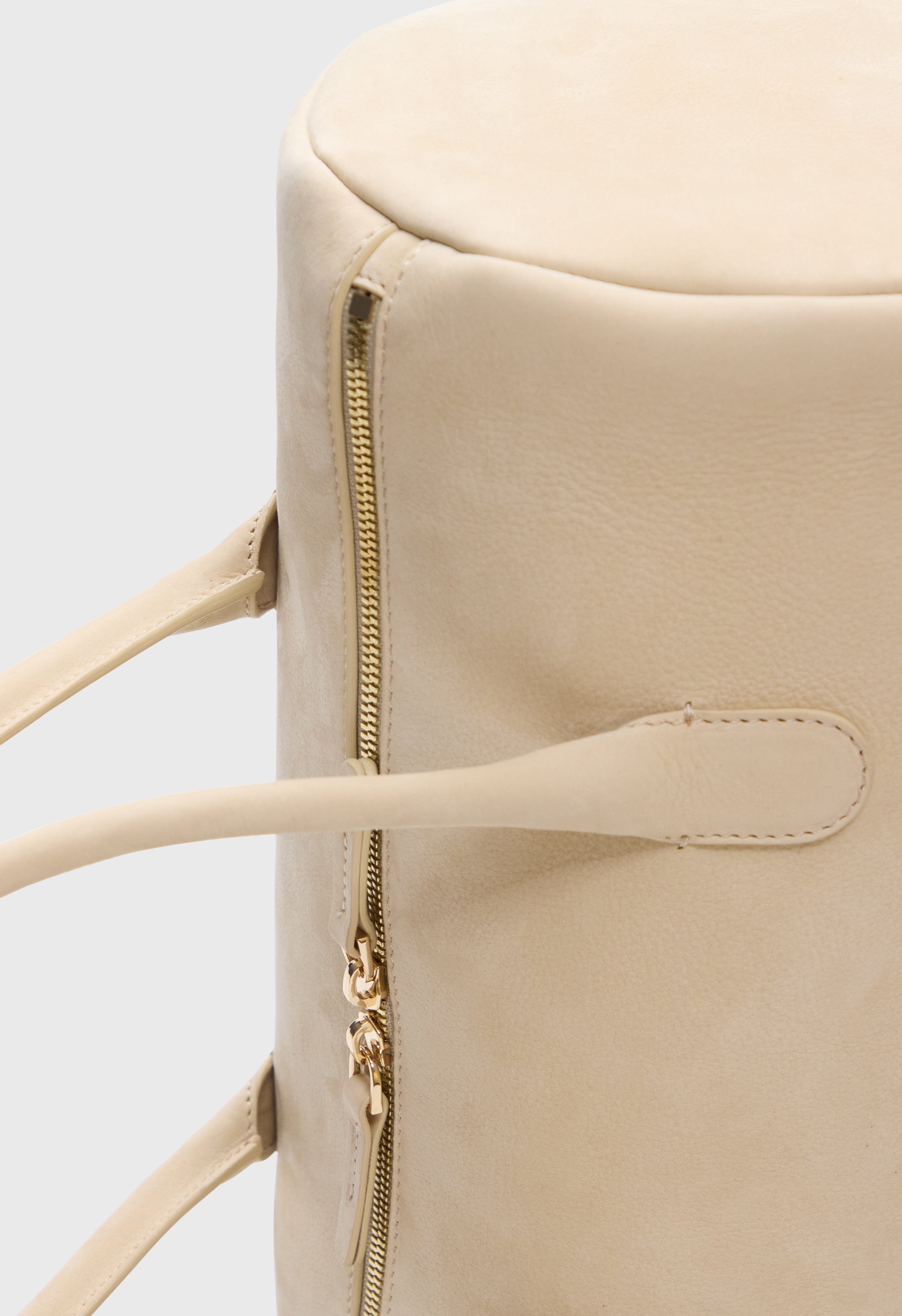 CLAUS Cylindric leather bag