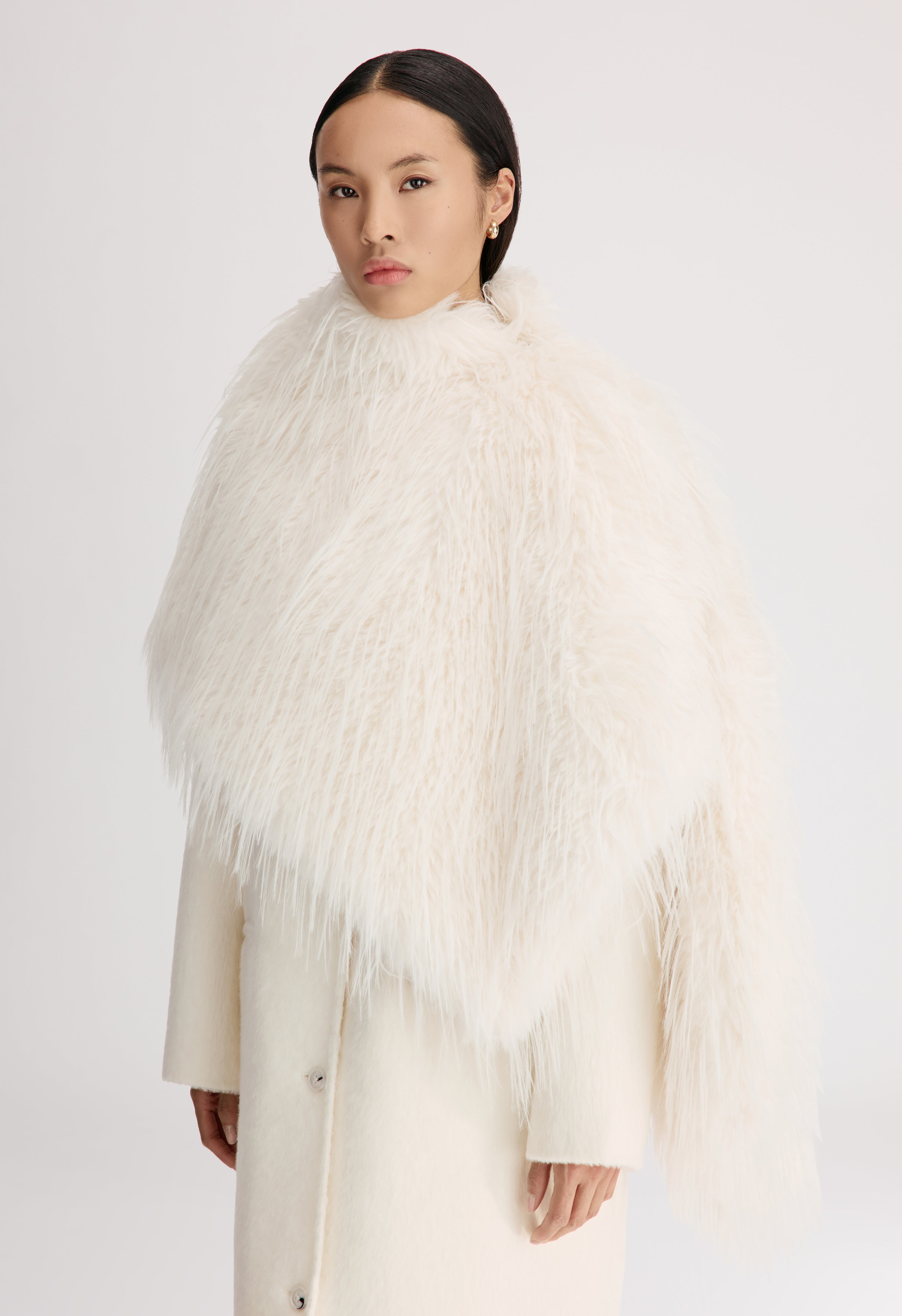 ZARI Faux fur shawl