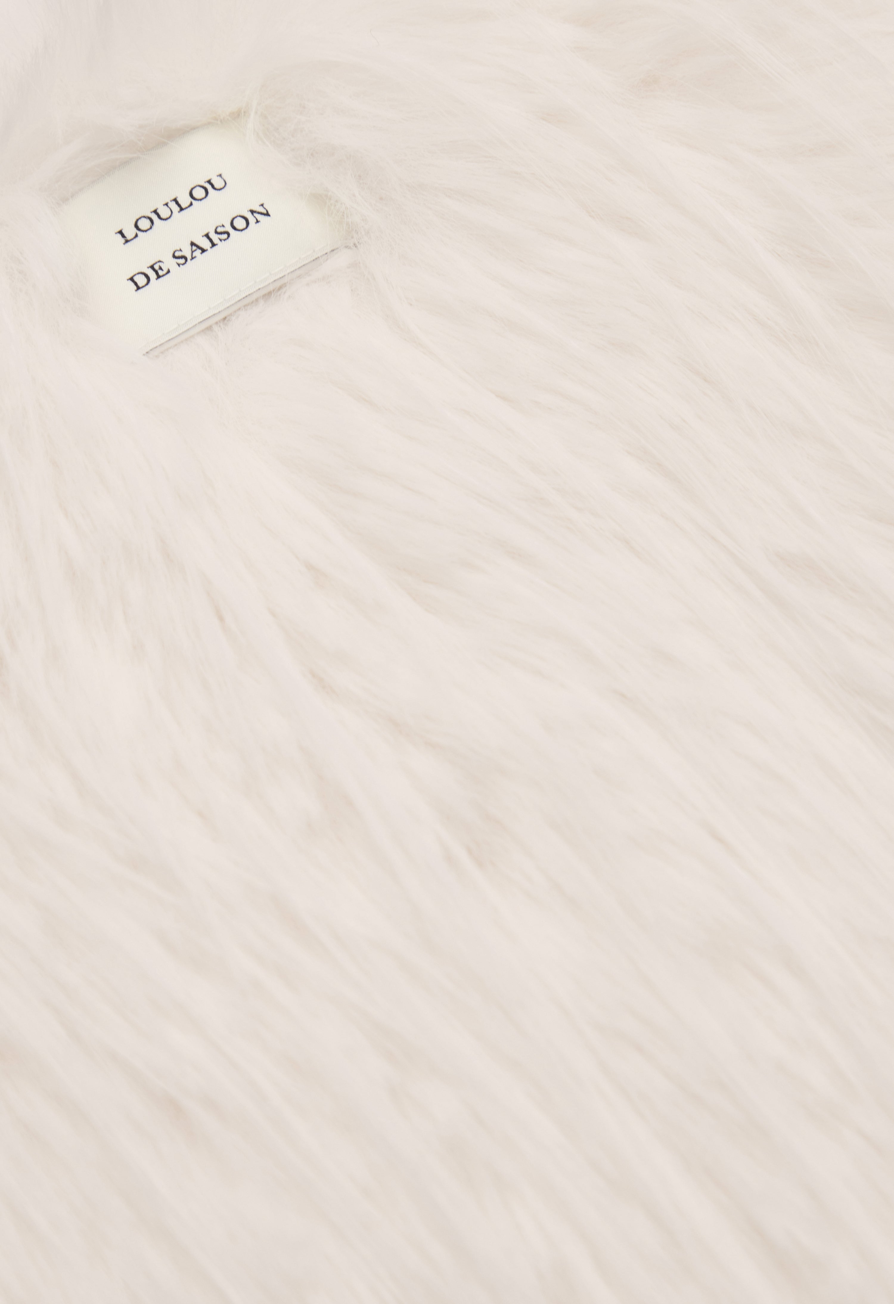 ZARI Faux fur shawl