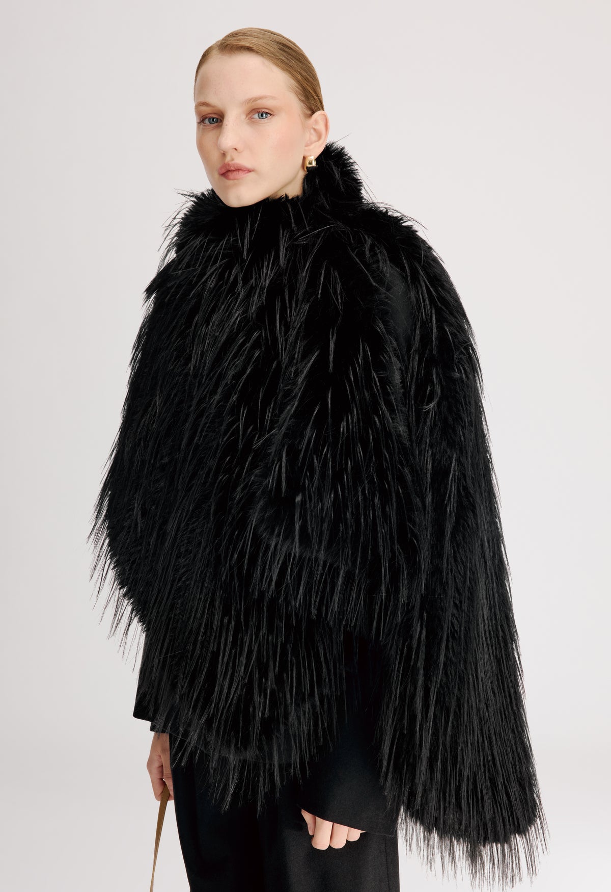 ZARI Faux fur shawl