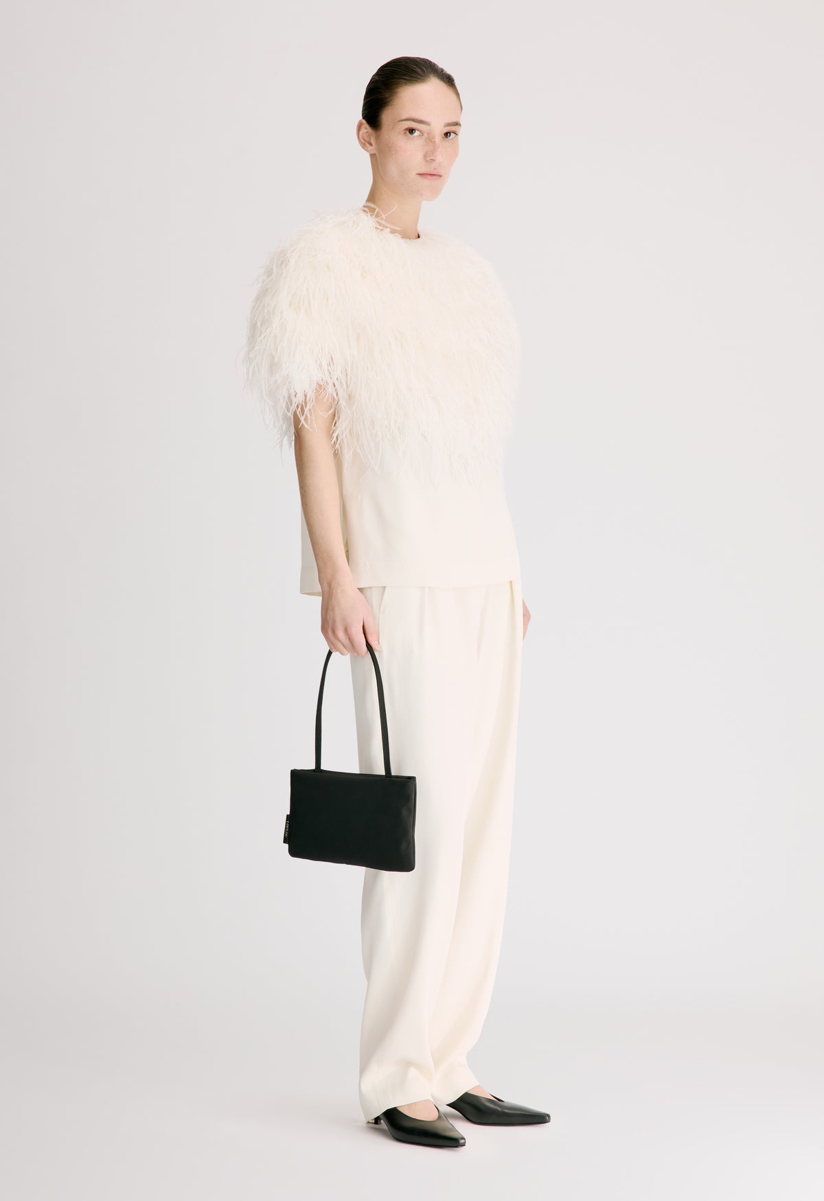 IONA Ostrich feathers top