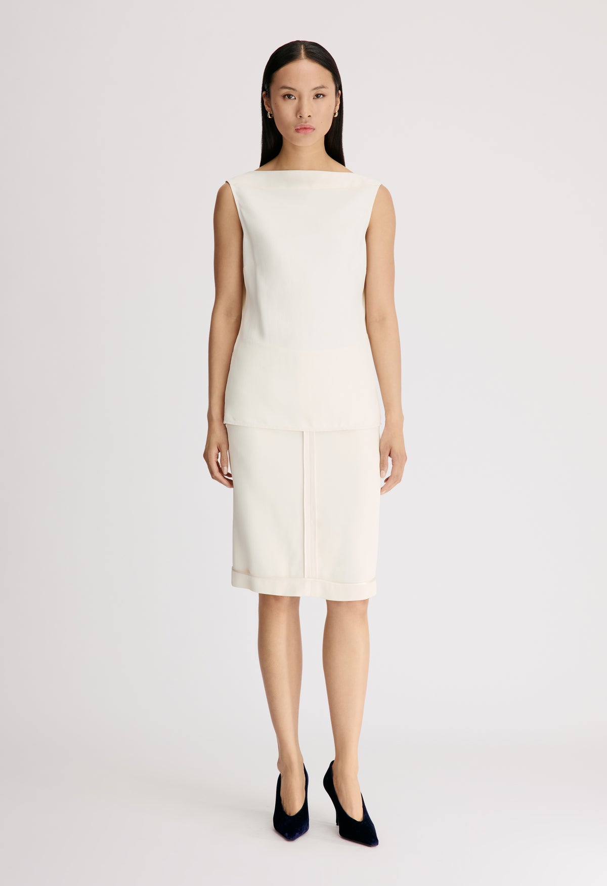 ANI Sleeveless cape top