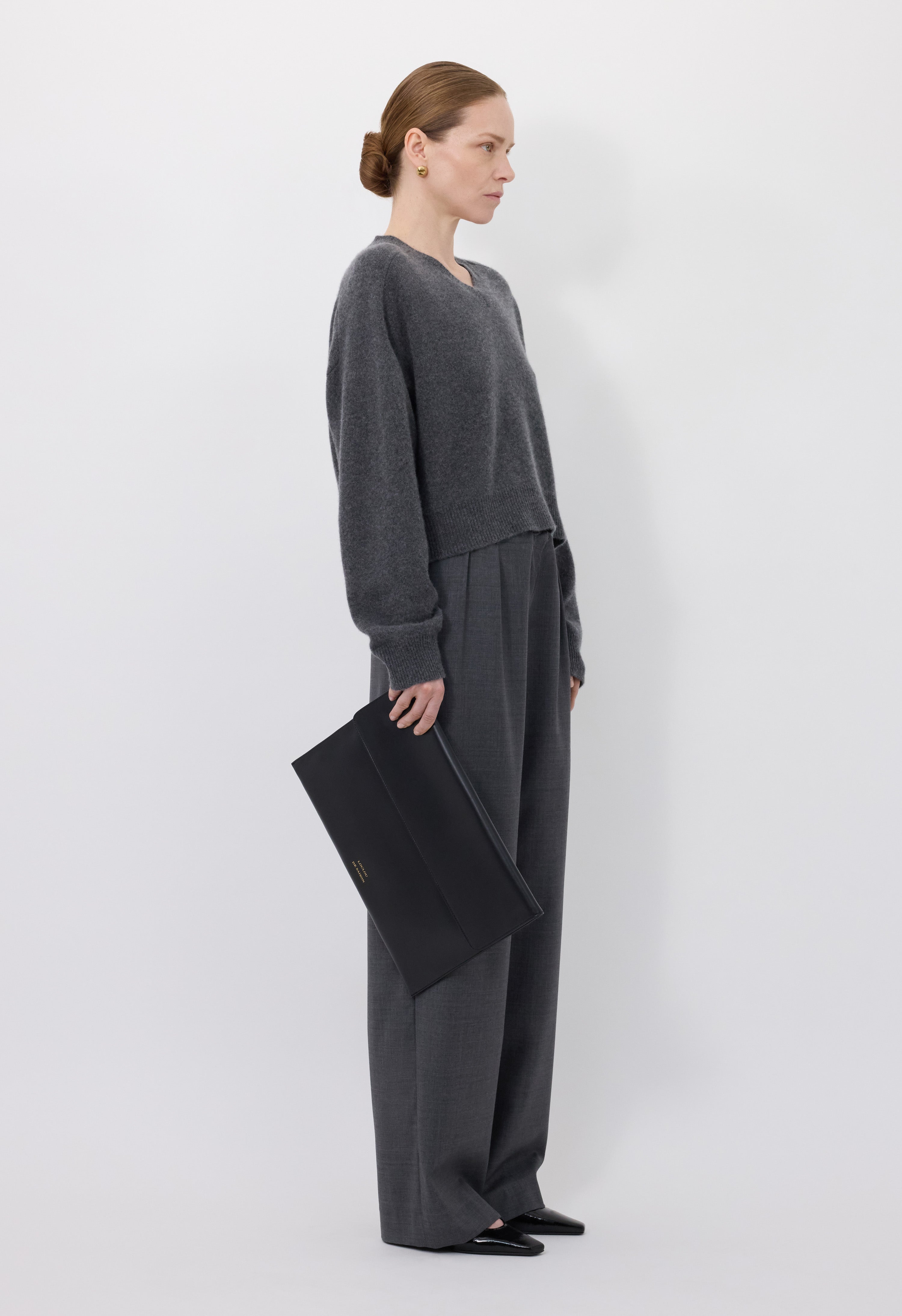 ANZOR LDS Cashmere V neck sweater