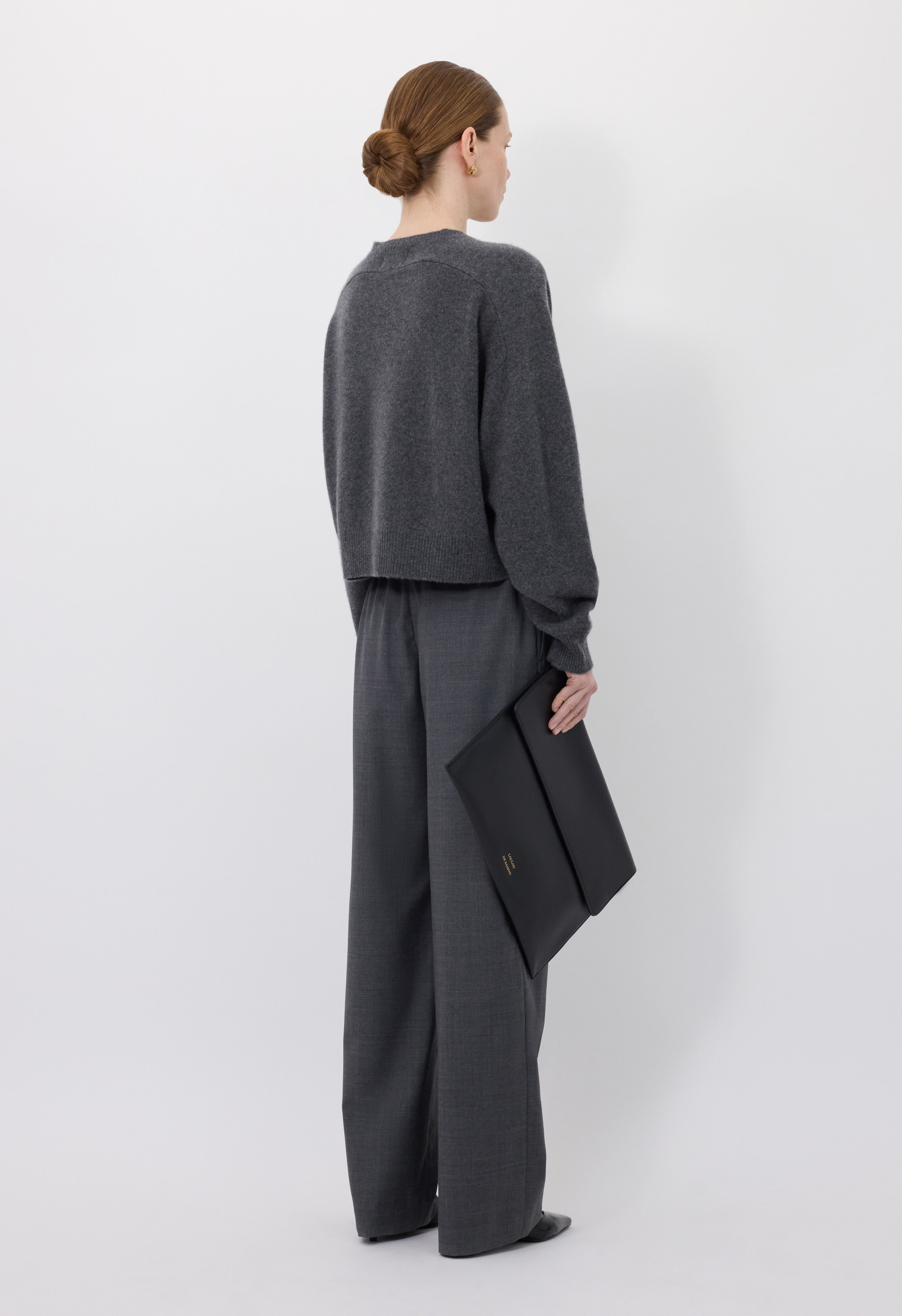 ANZOR LDS Cashmere V neck sweater