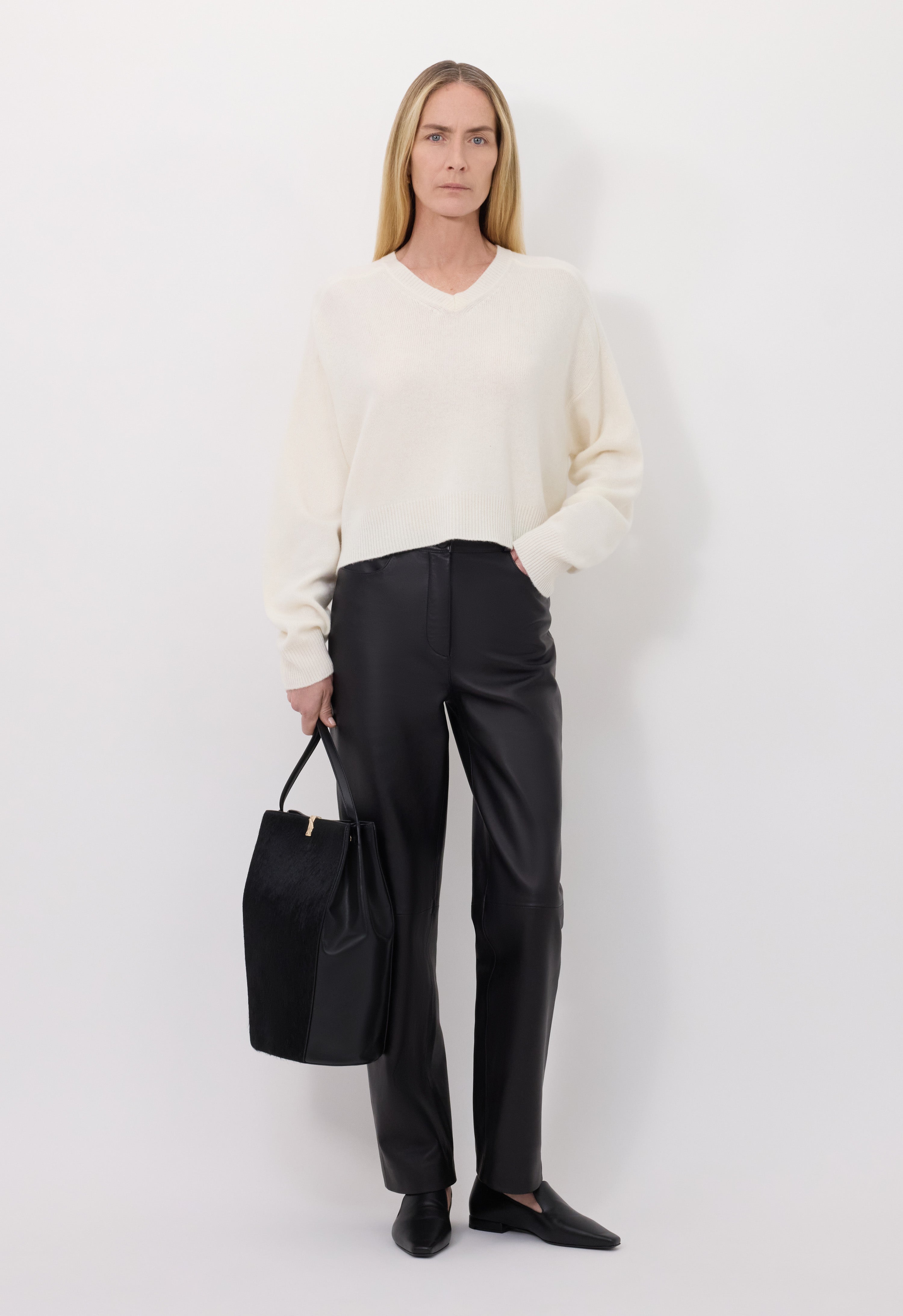 ANZOR LDS Cashmere V neck sweater
