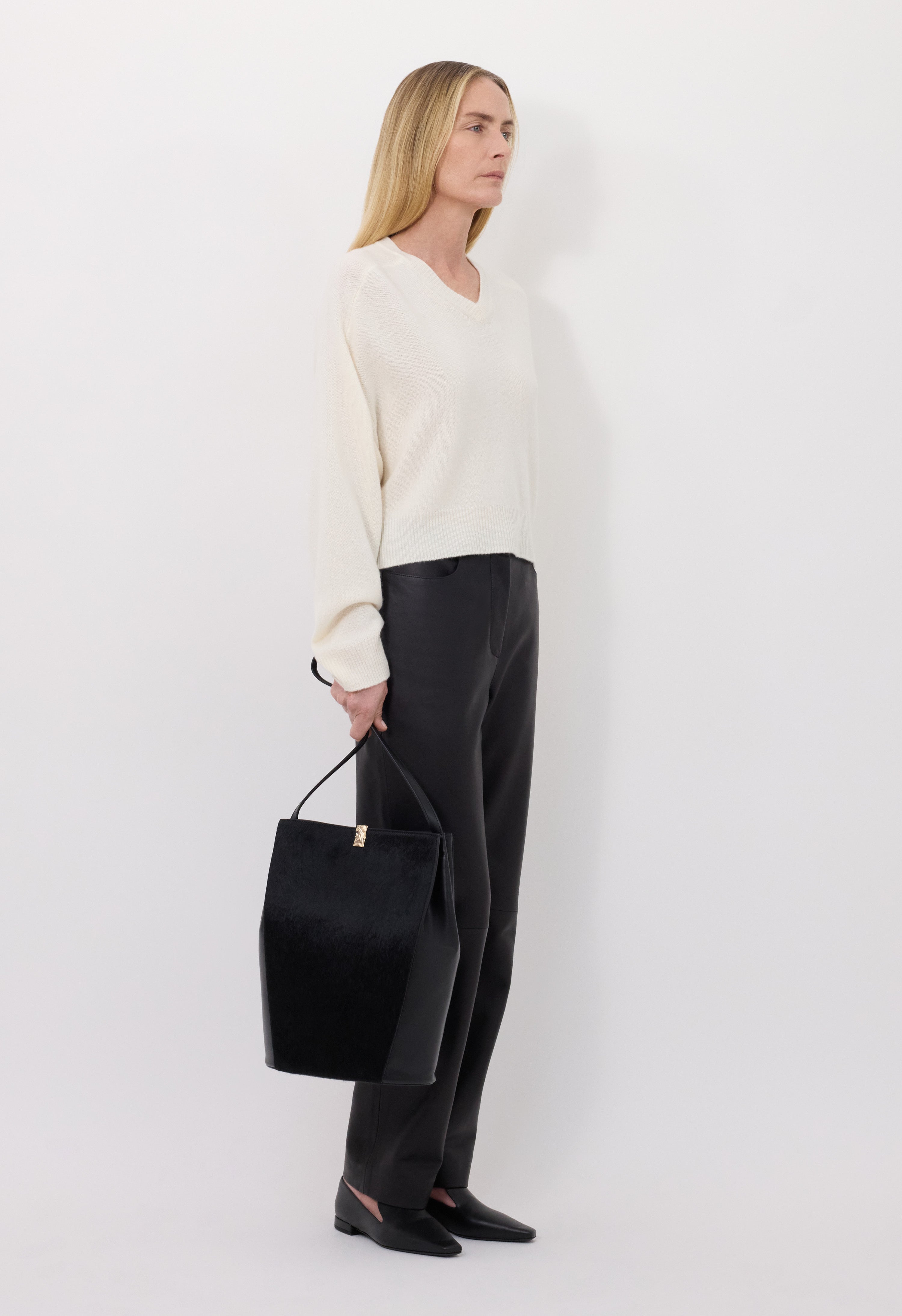 ANZOR LDS Cashmere V neck sweater