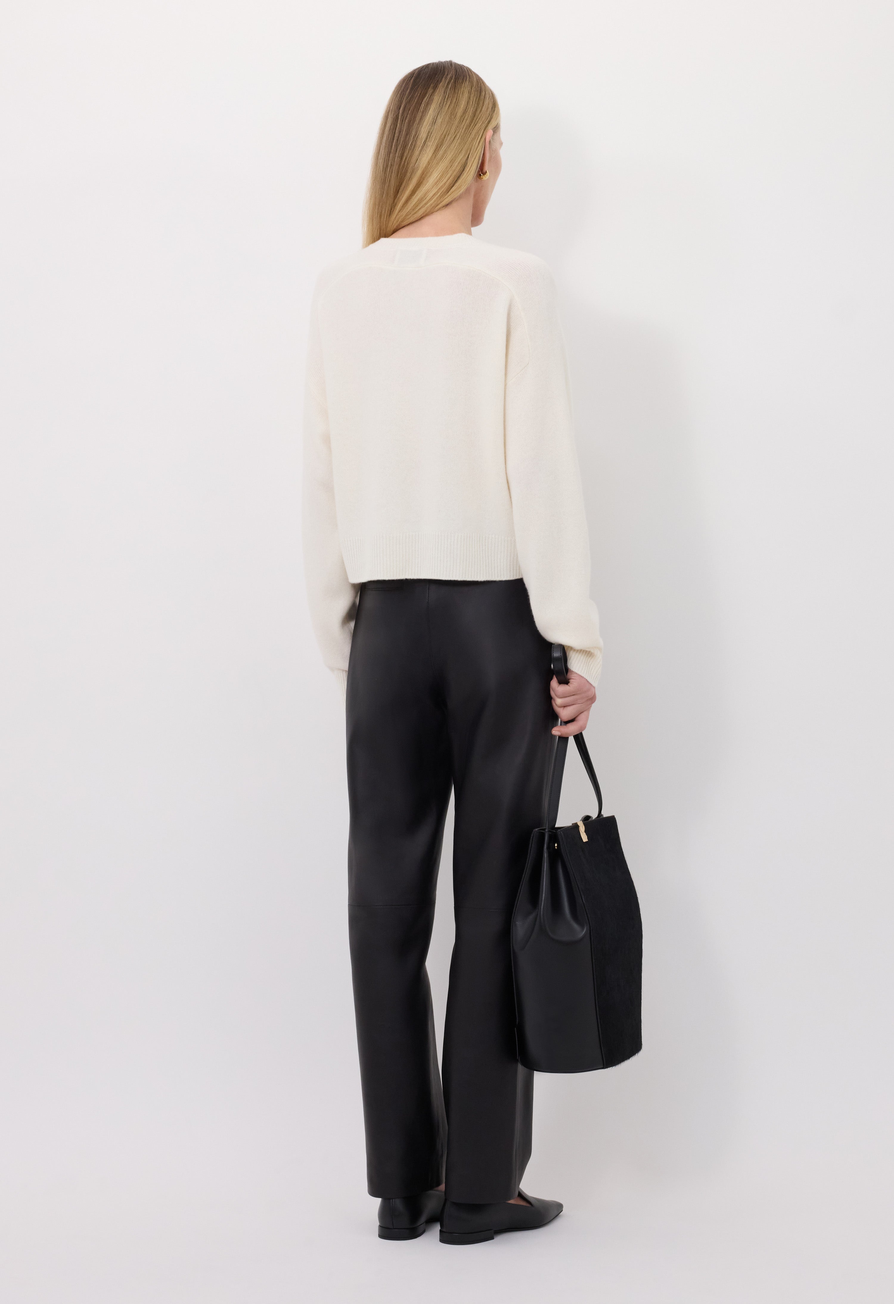 ANZOR LDS Cashmere V neck sweater