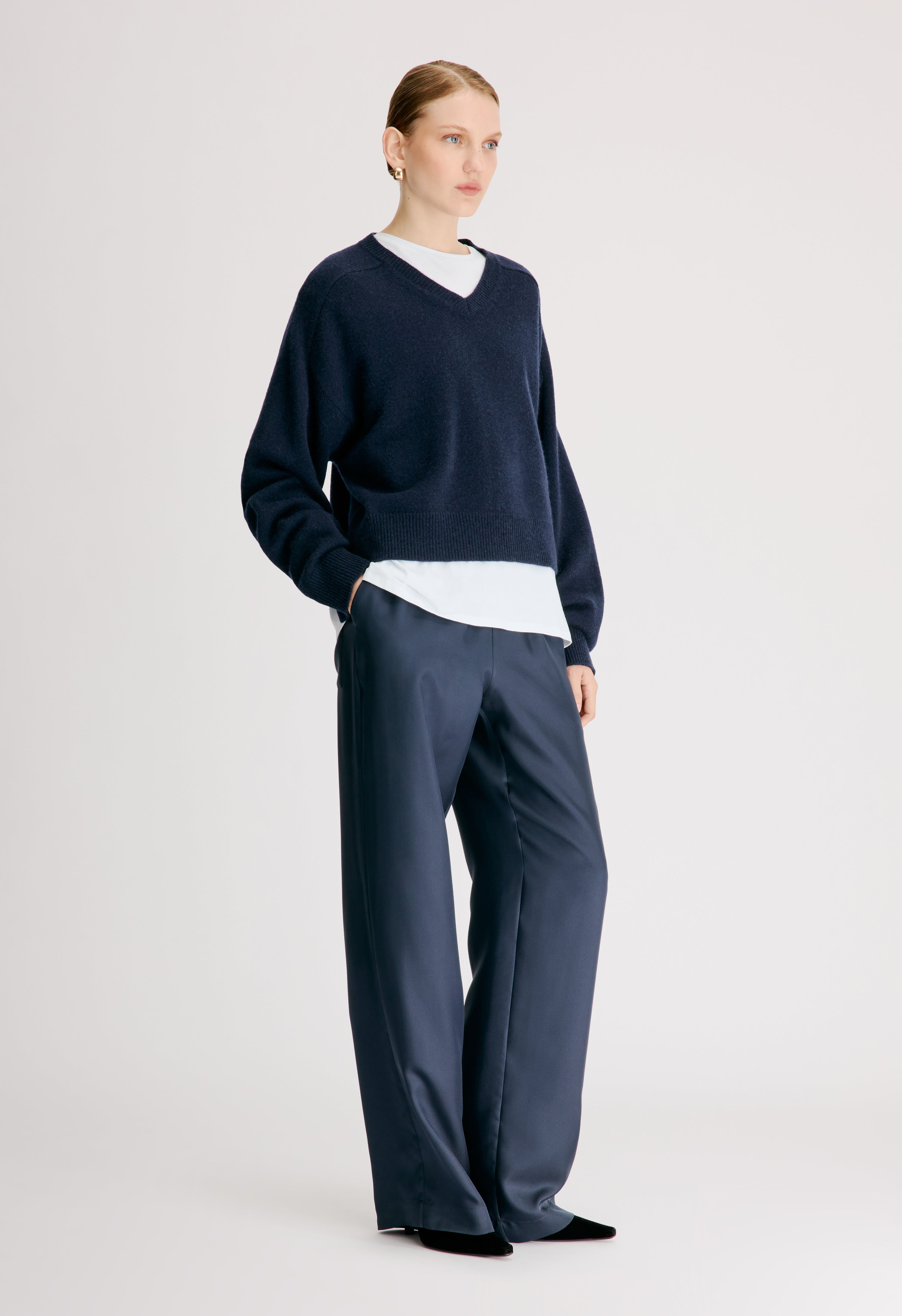 ANZOR LDS V neck cashmere sweater