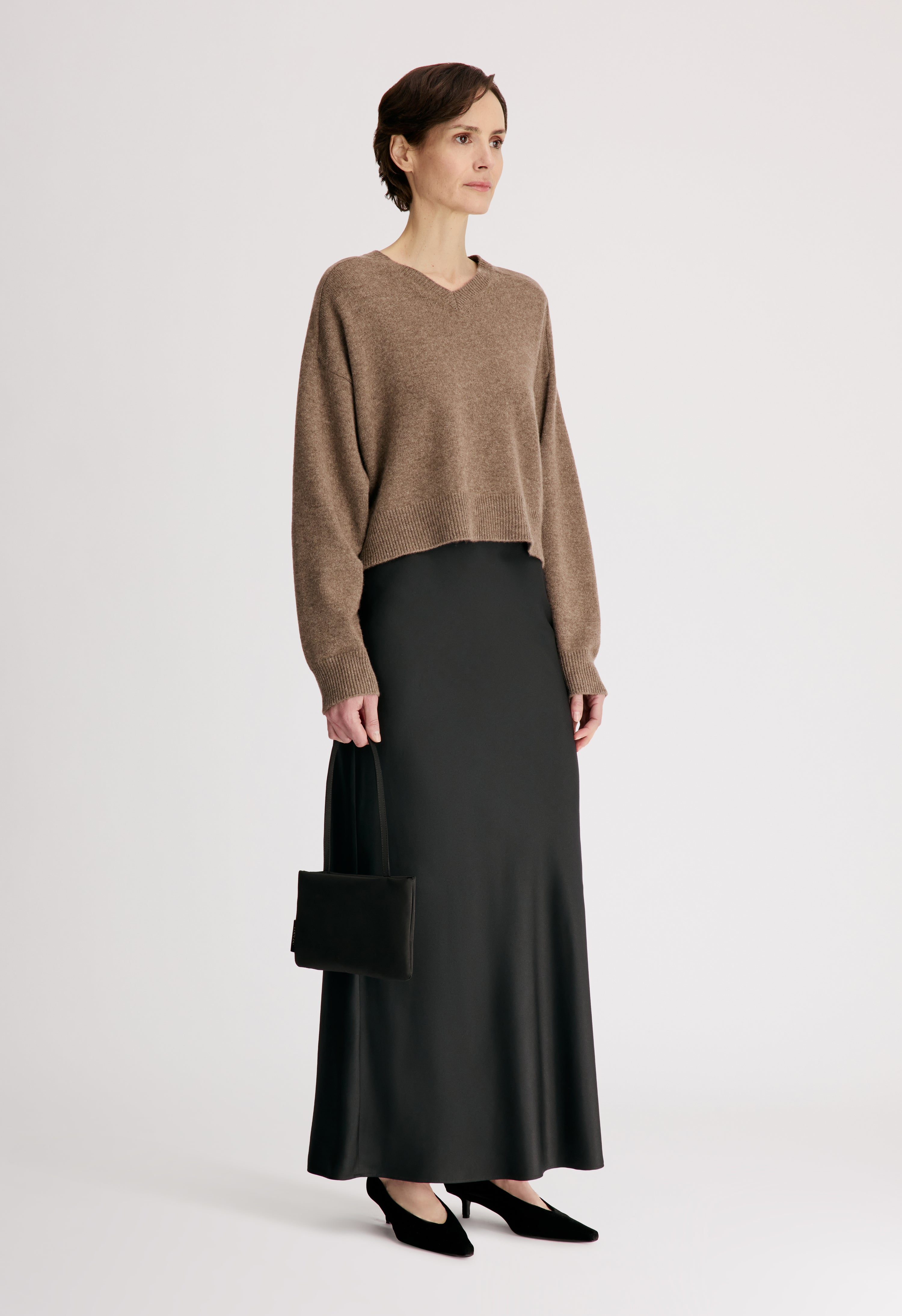 ANZOR LDS V neck cashmere sweater