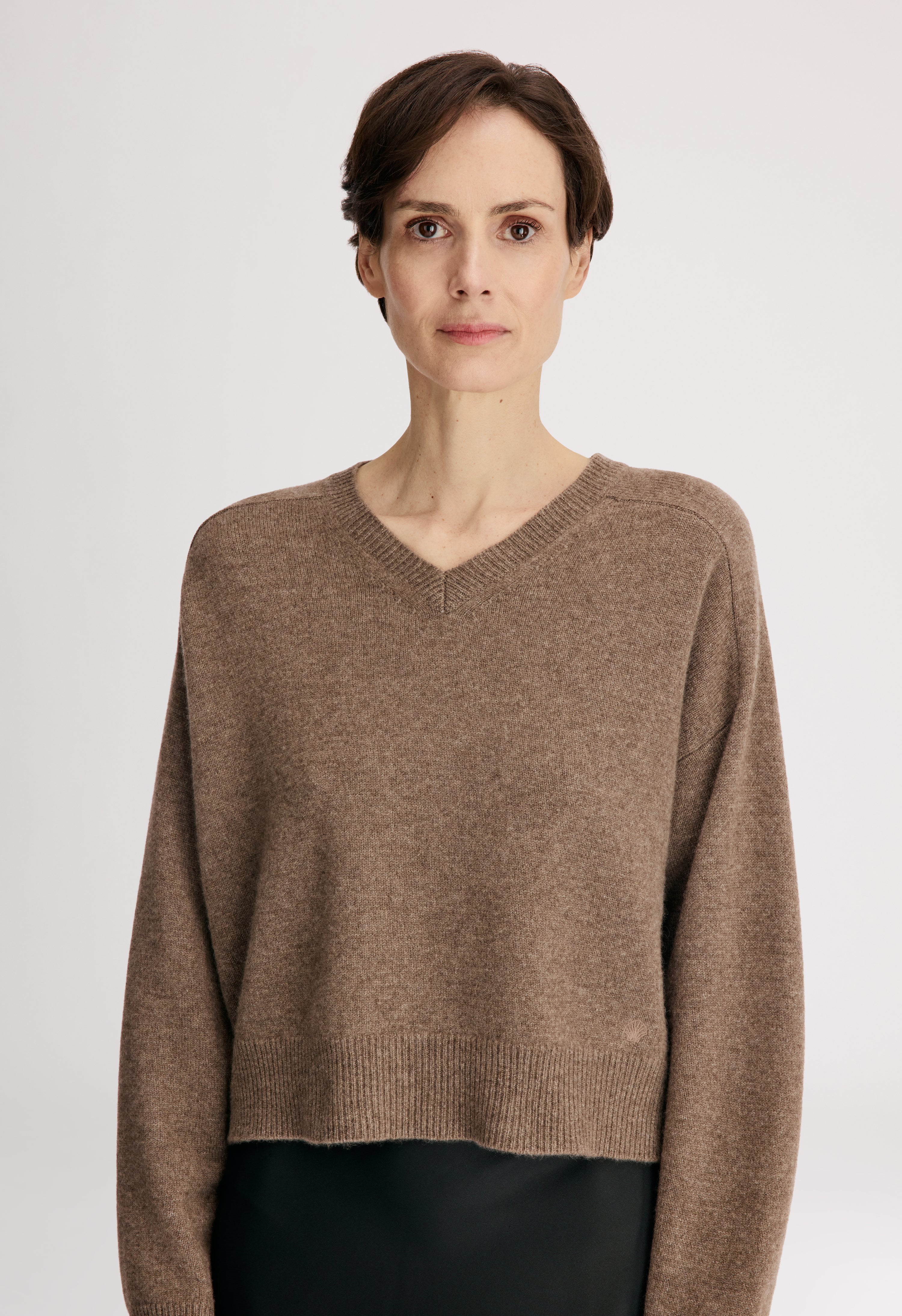 ANZOR LDS V neck cashmere sweater