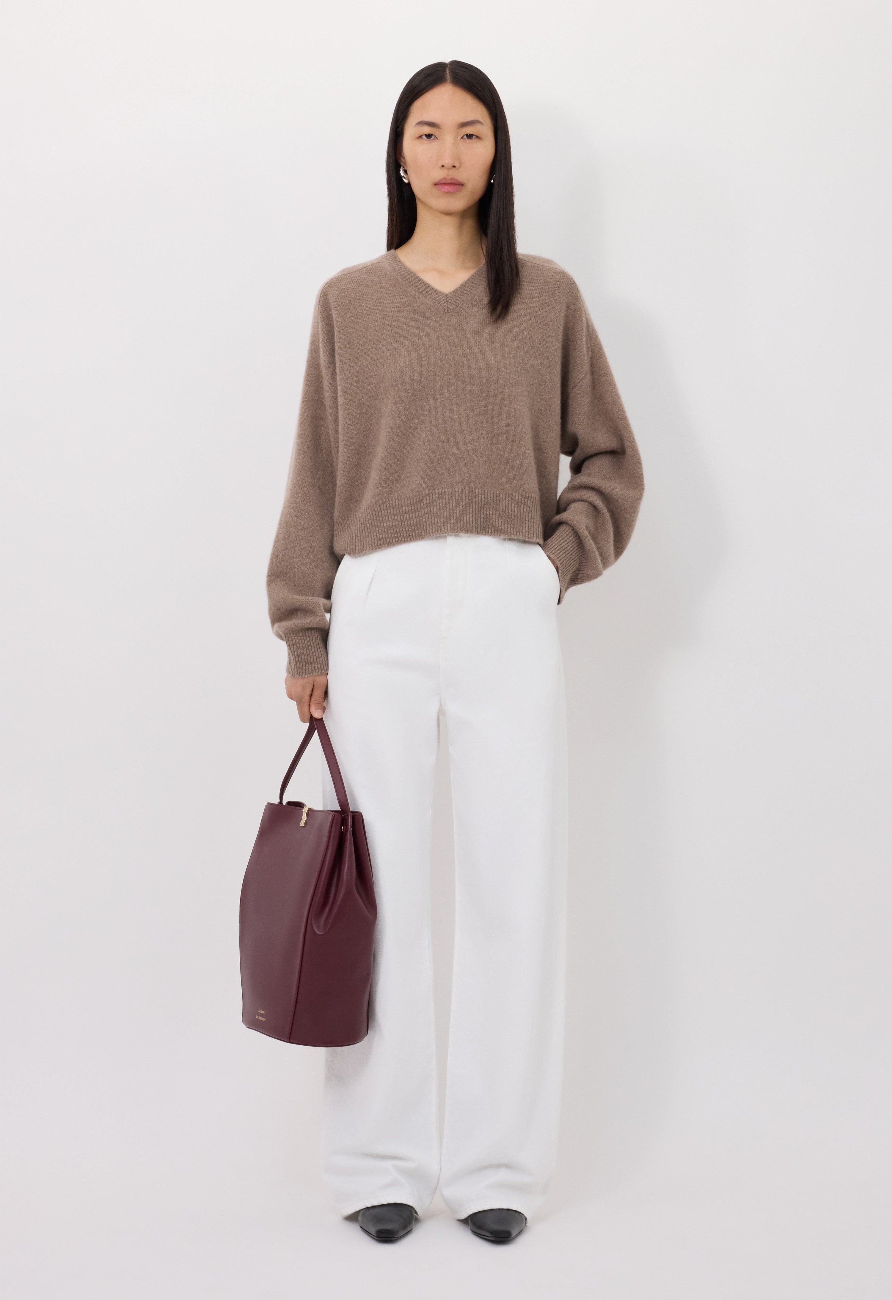 ANZOR LDS Cashmere V neck sweater