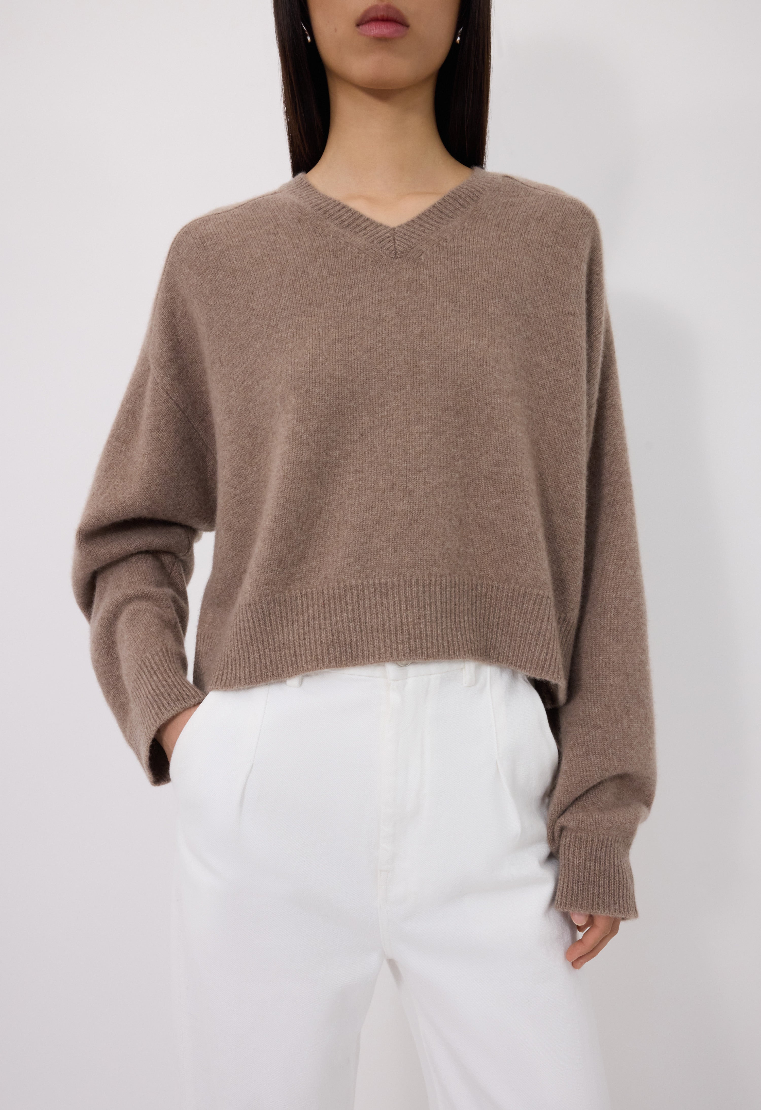 ANZOR LDS Cashmere V neck sweater