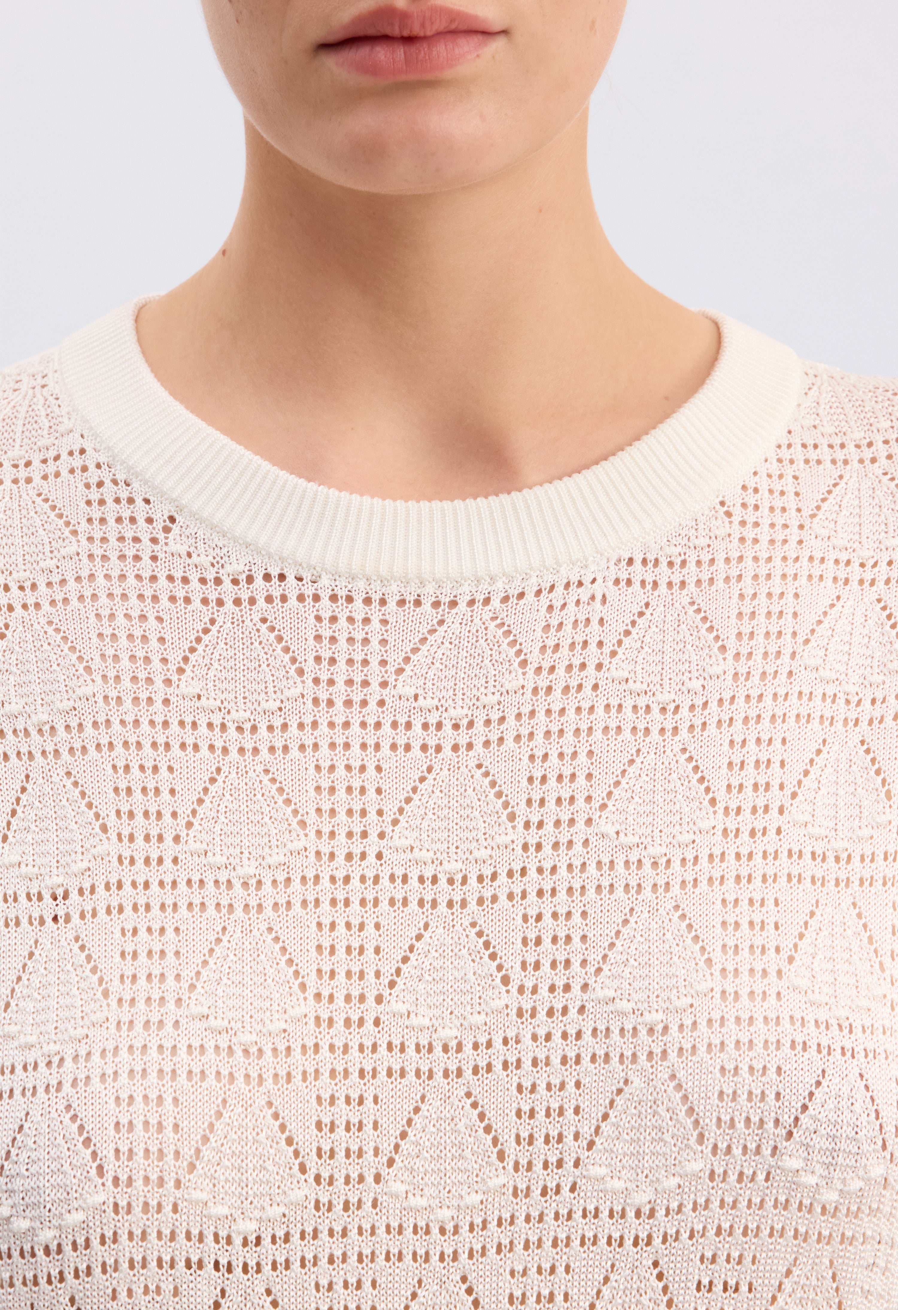 ARMAS Square-cut top