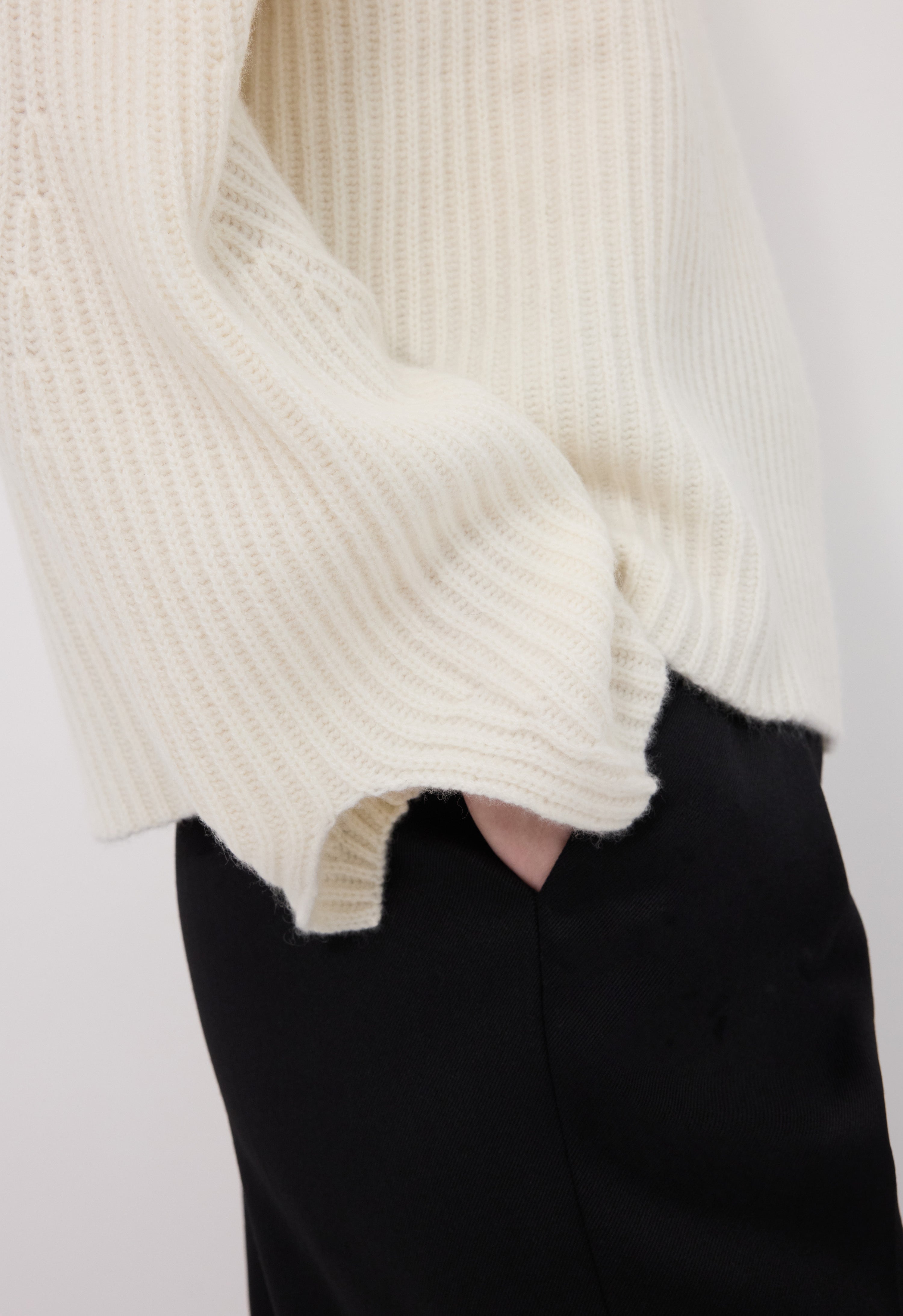 AXEL Ribbed cashmere sweater