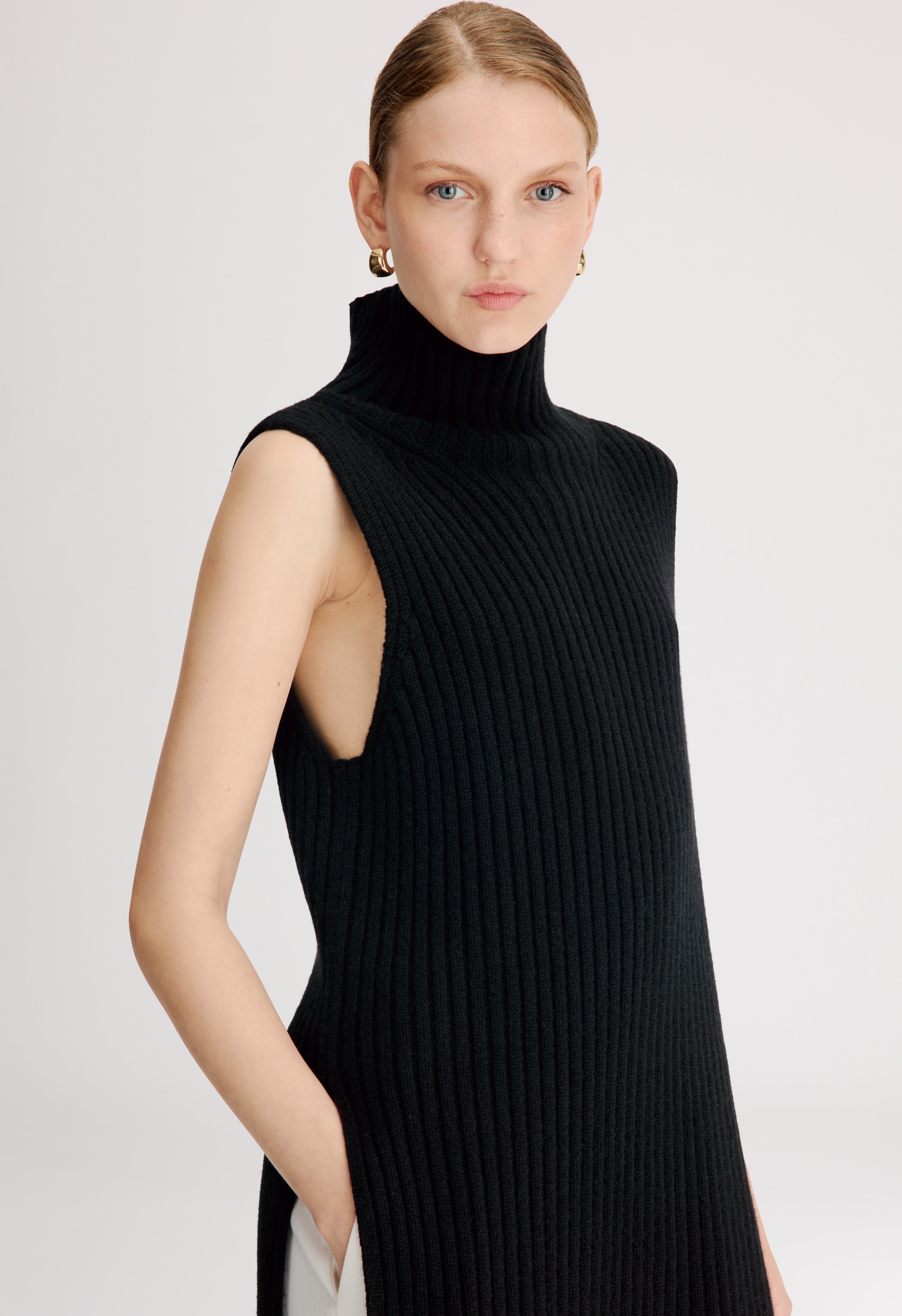BECCA Stand collar sweater vest