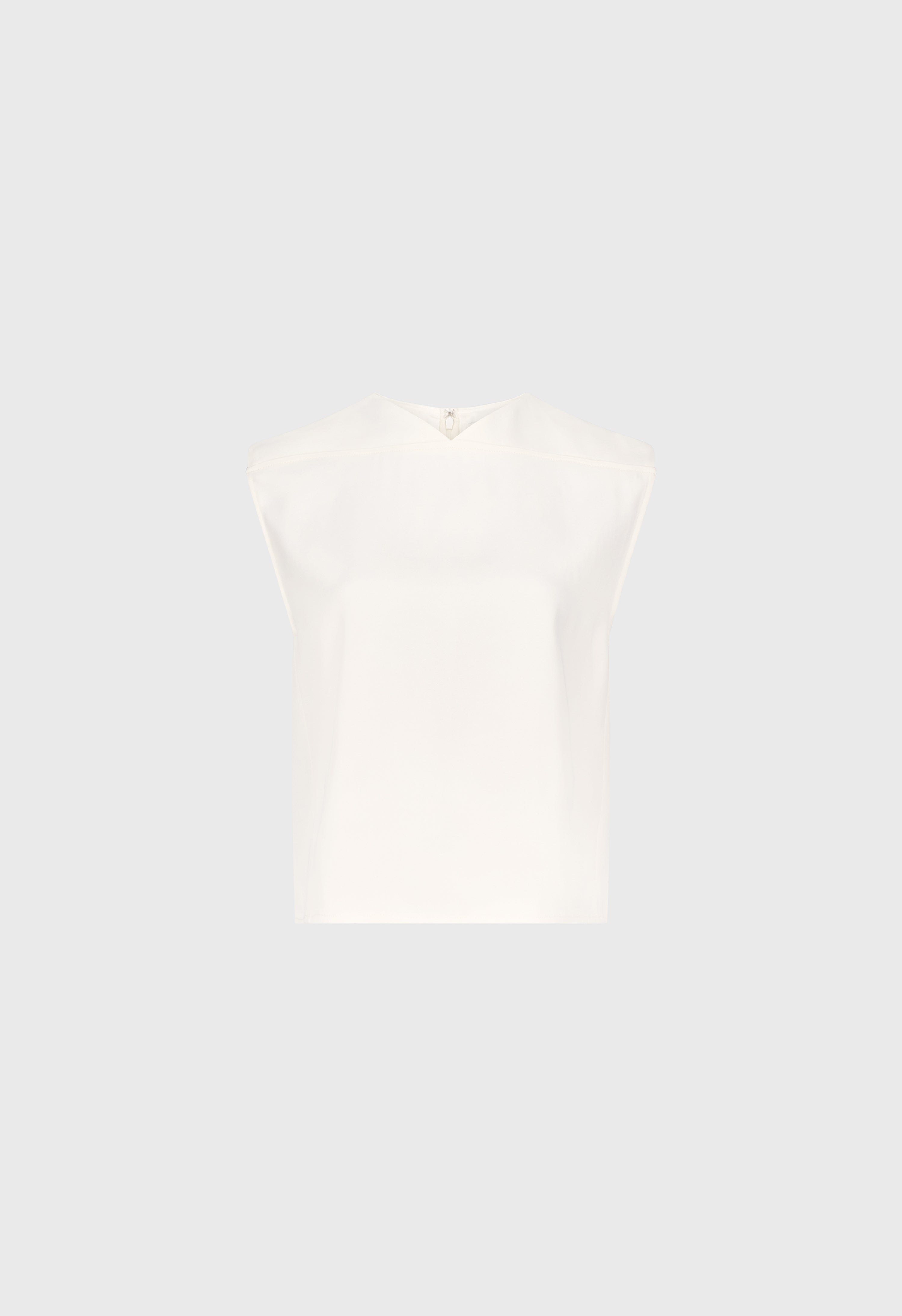 DAIKA Boxy V neck top