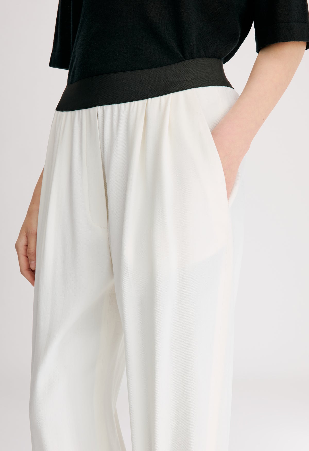 DAN Elastic waistband trousers