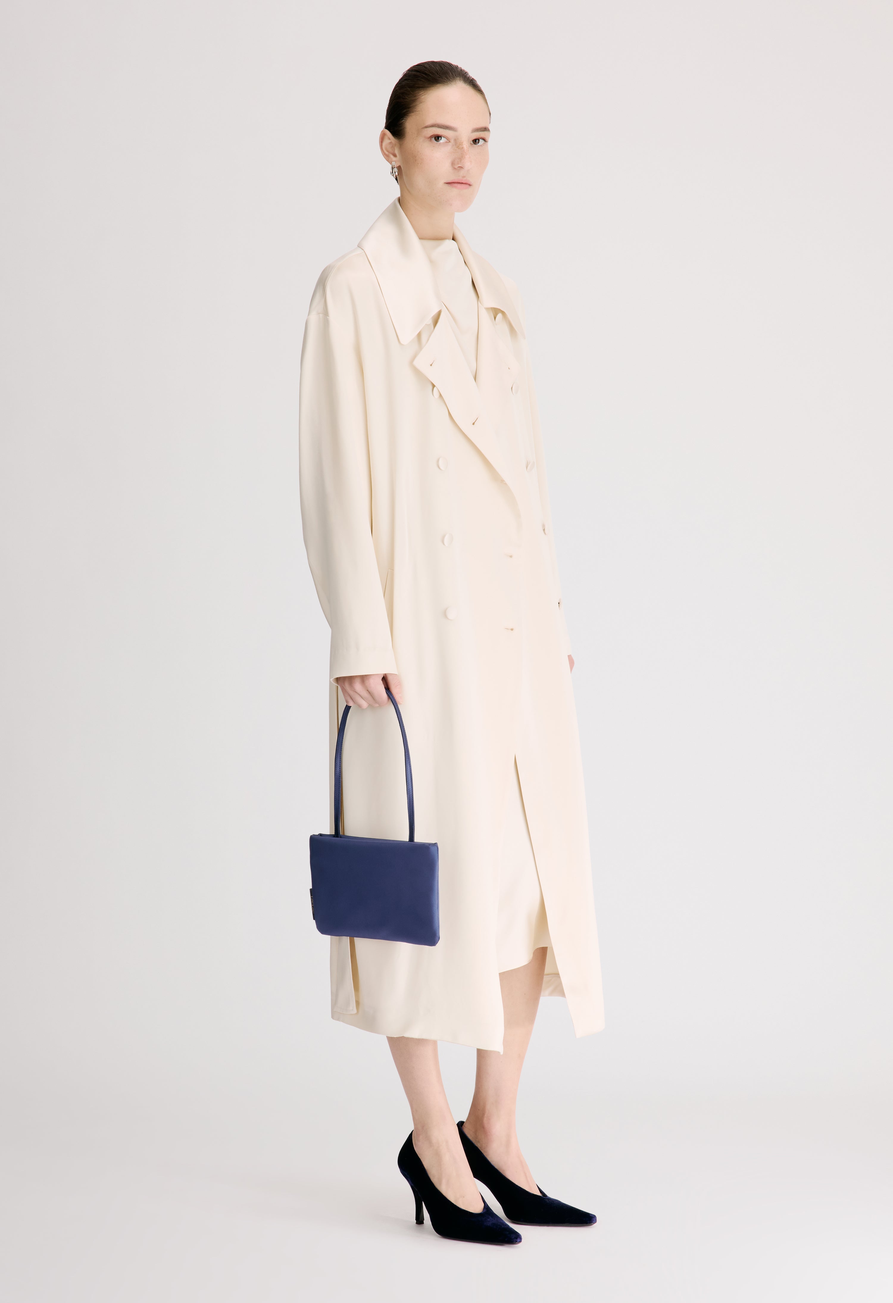 ERIKA Robe manteau en satin