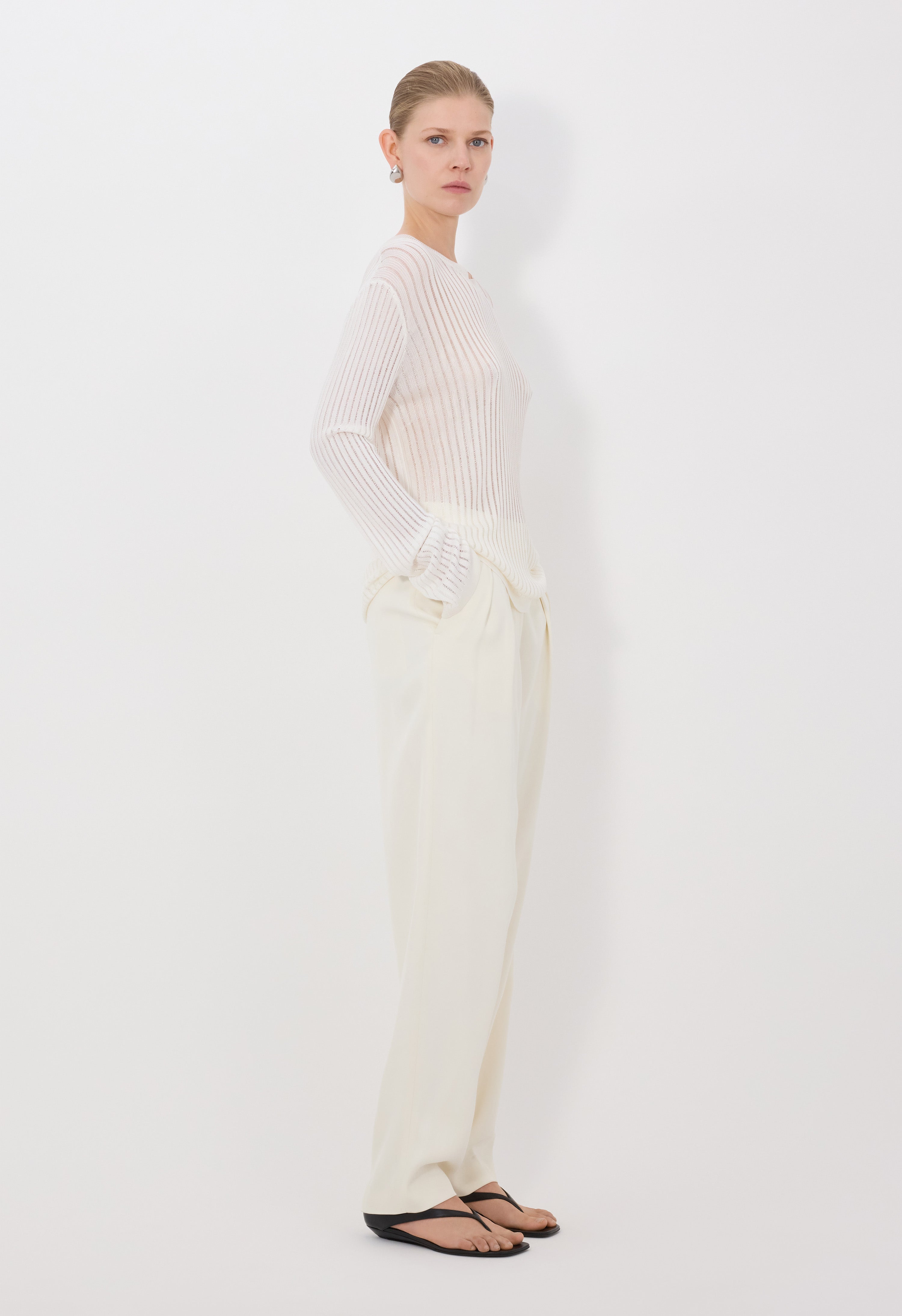 HEDORA Pull semi-transparent