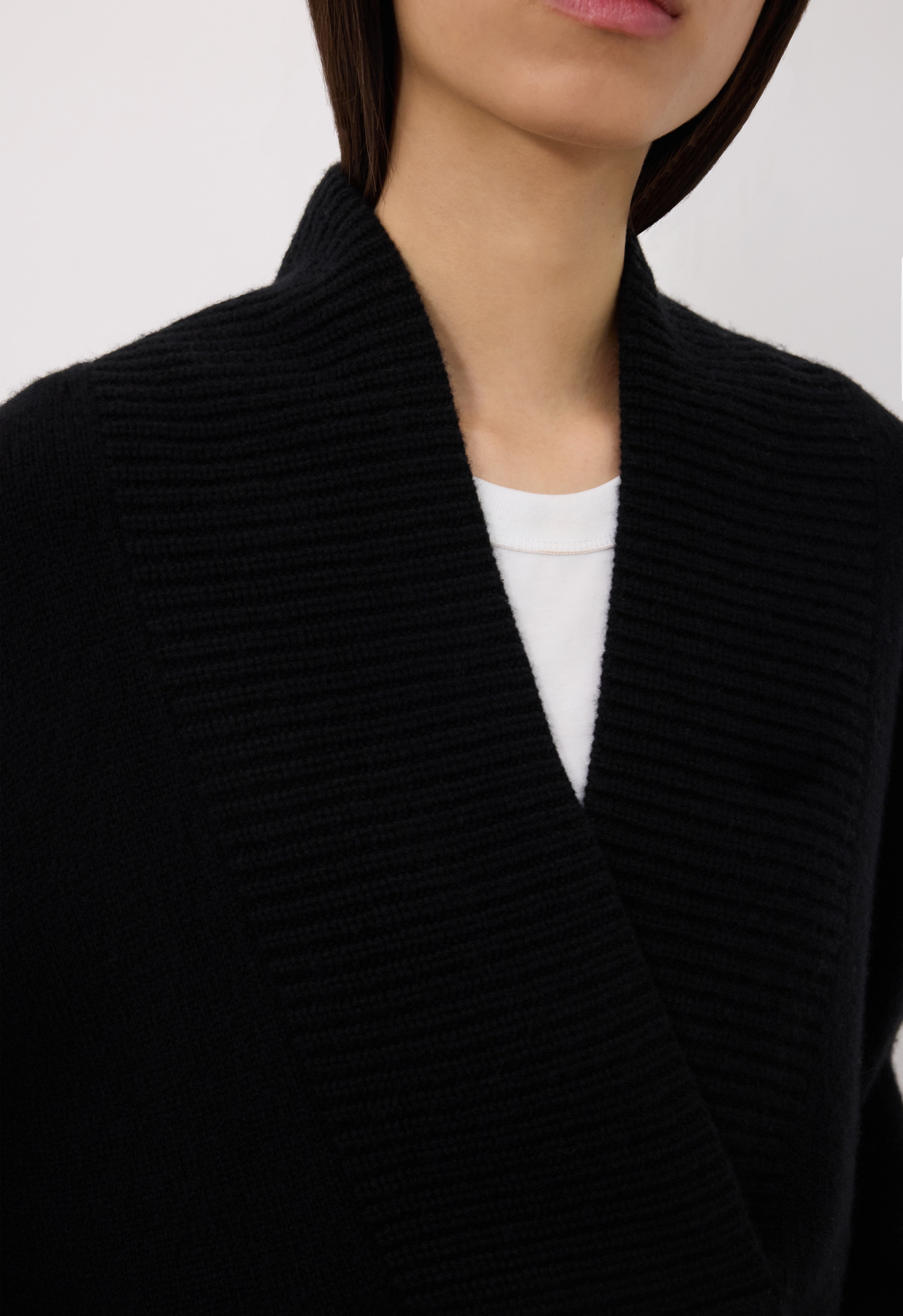 MAKELA Cashmere V neck sweater