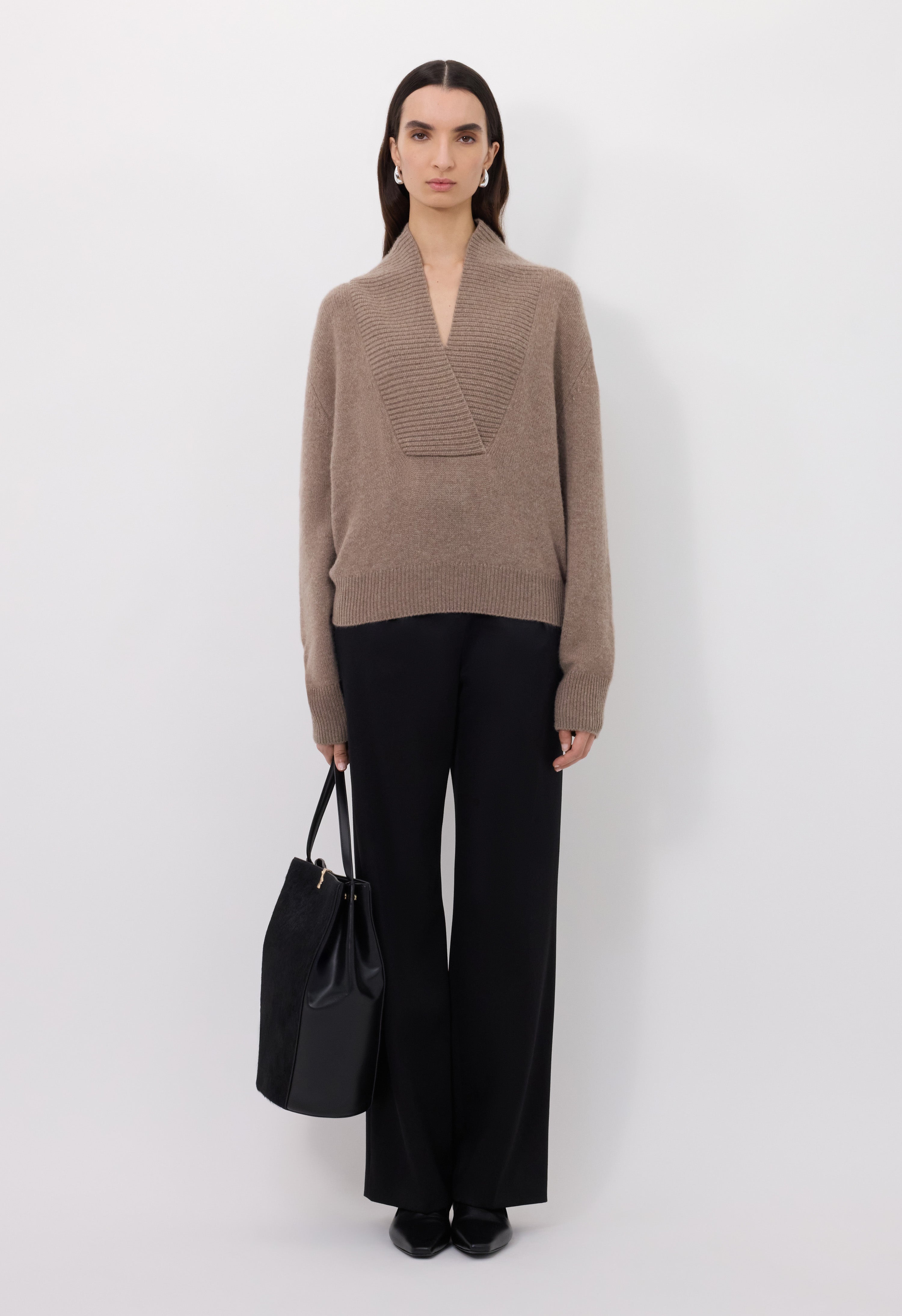 MAKELA Cashmere V neck sweater